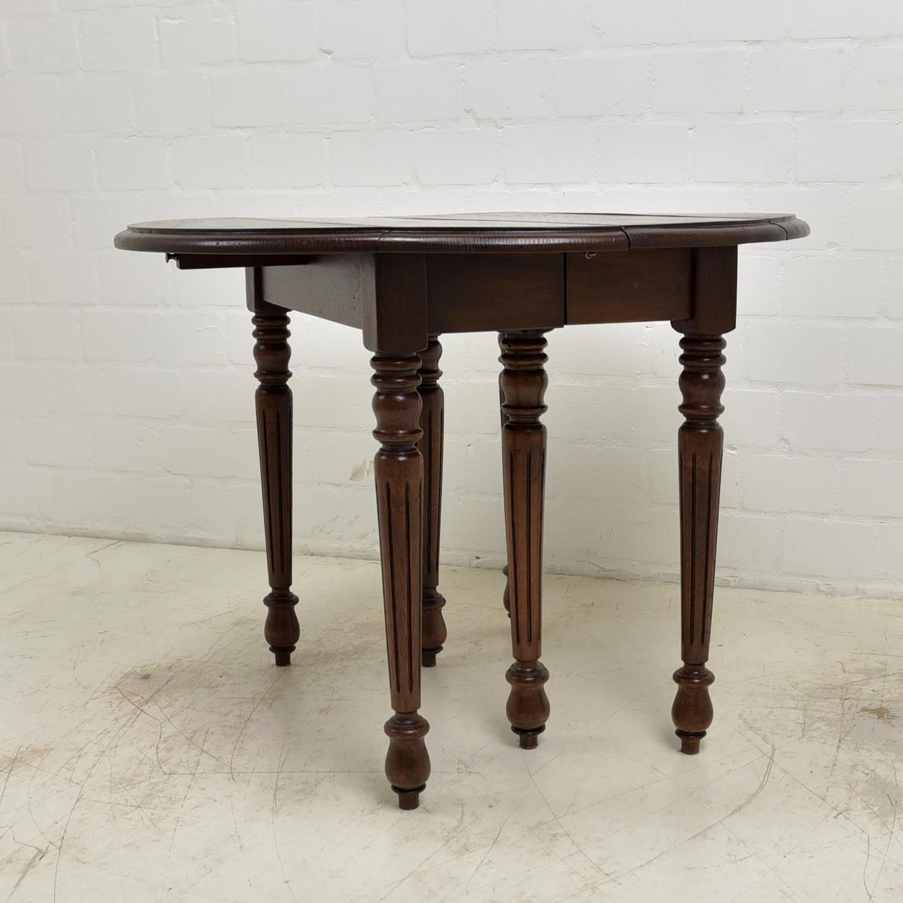 Extendable Dining Table in Oak, 1900 7