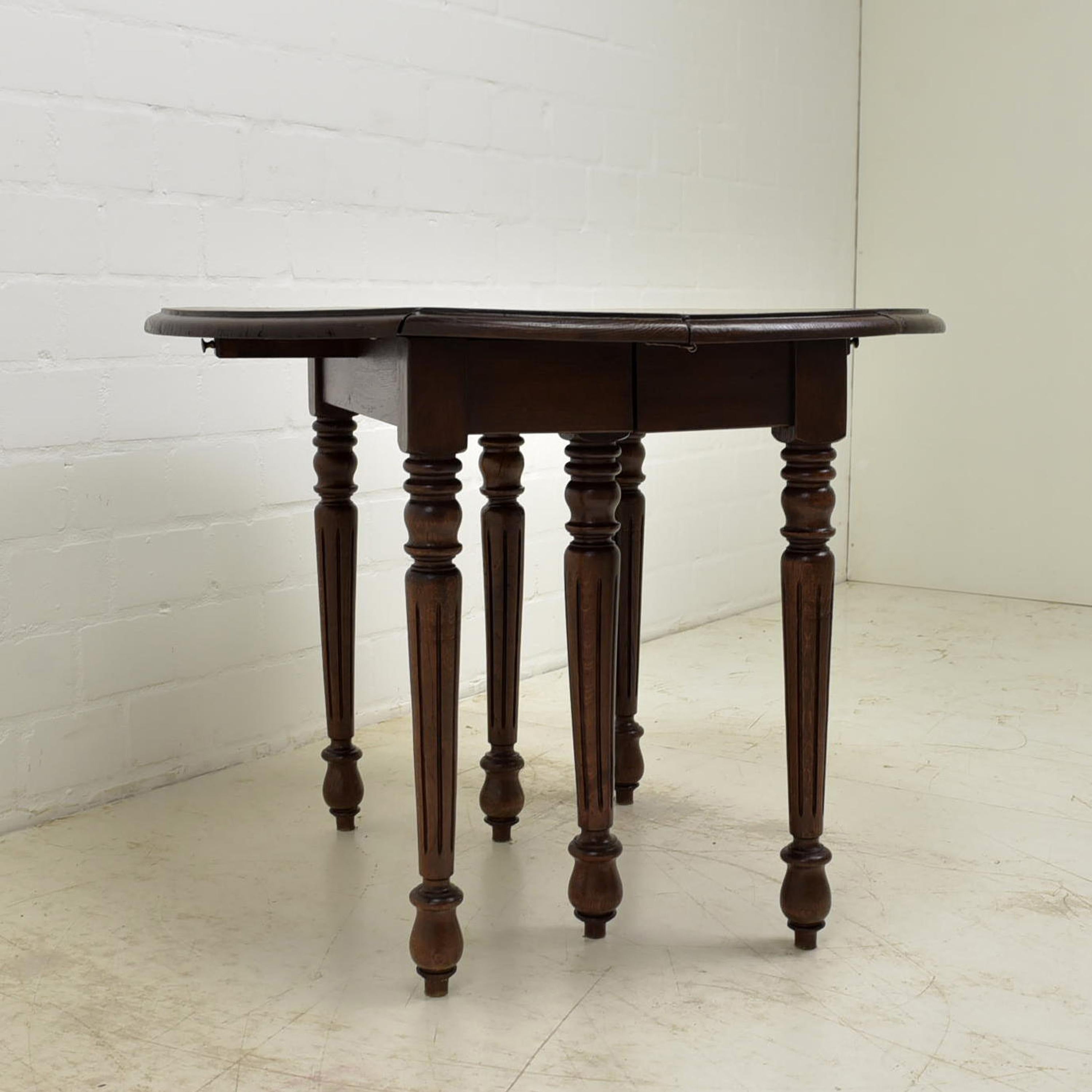 Extendable Dining Table in Oak, 1900 8