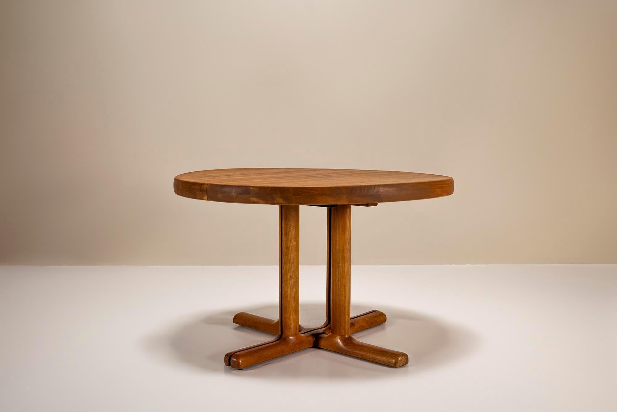 Danish Extendable Dining Table in Teak attr. to Dyrlund, Denmark 1960s