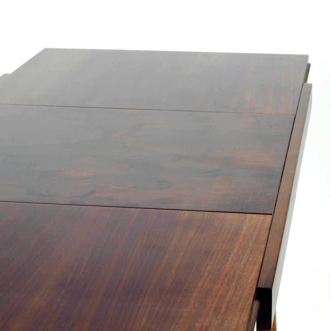 Extendable Dining Table In Walnut By Tatra, Czechoslovakia 1960s For Sale 7