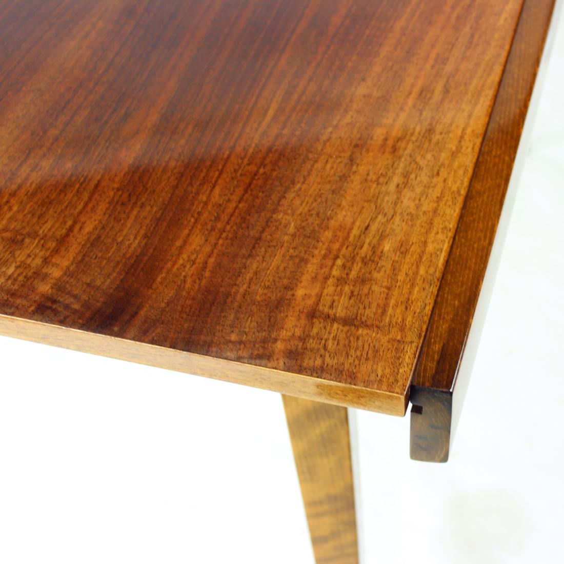 Extendable Dining Table In Walnut By Tatra, Czechoslovakia 1960s For Sale 2