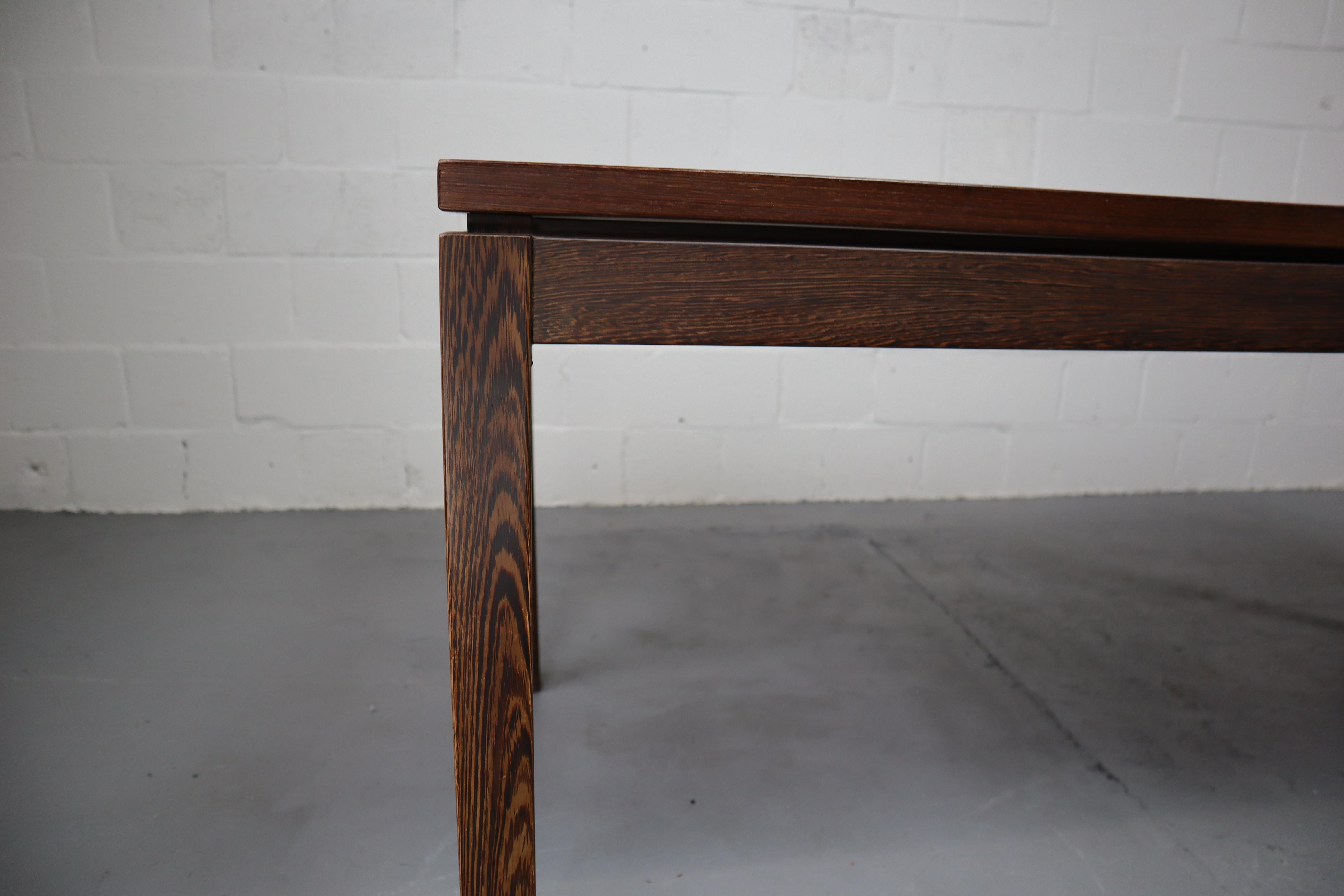 Extendable Dining Table in Wengé Wood, 1960s In Good Condition In Langemark-Poelkapelle, BE