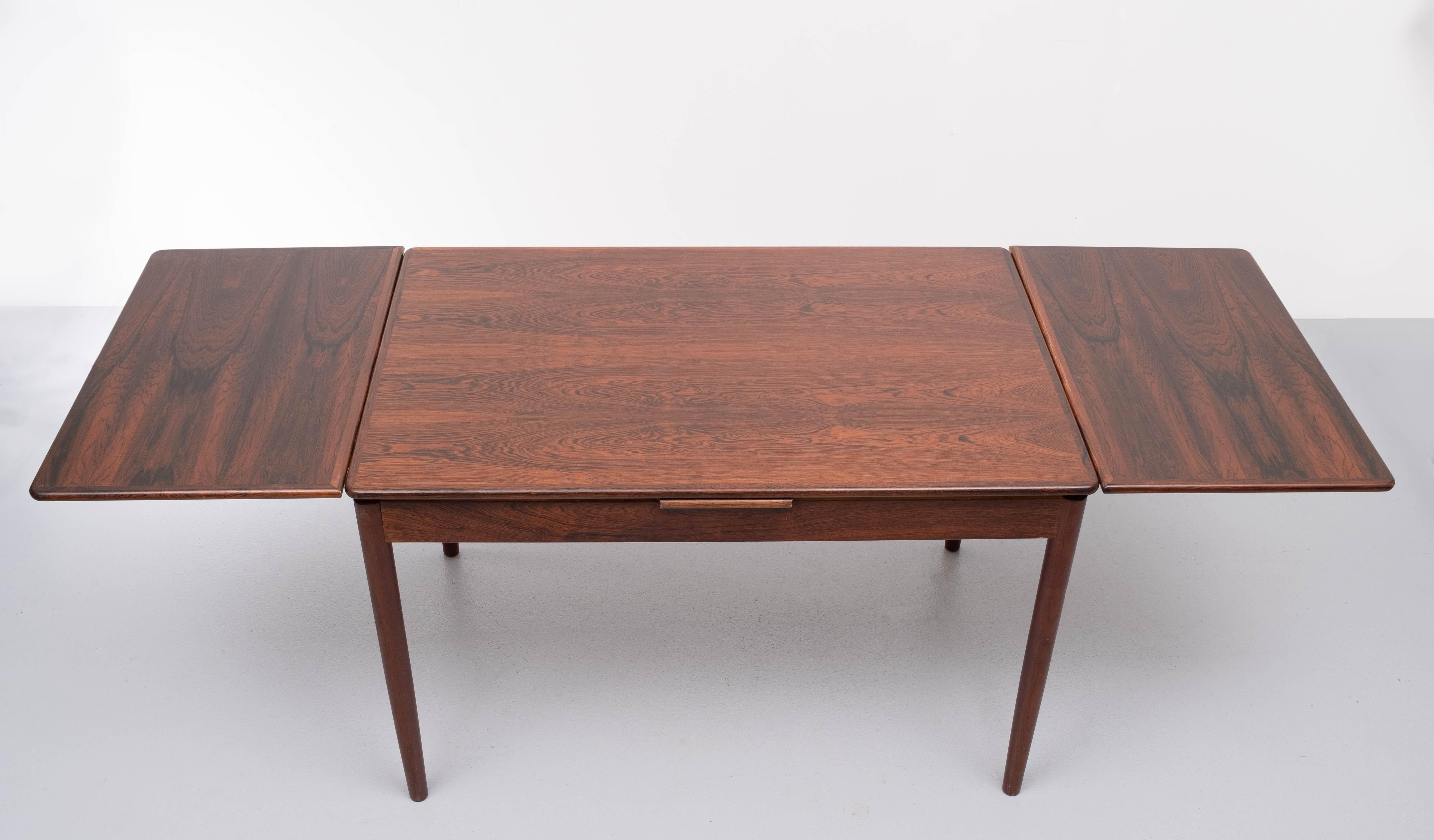 Mid-20th Century Extendable Dining Table Table Scandinavian