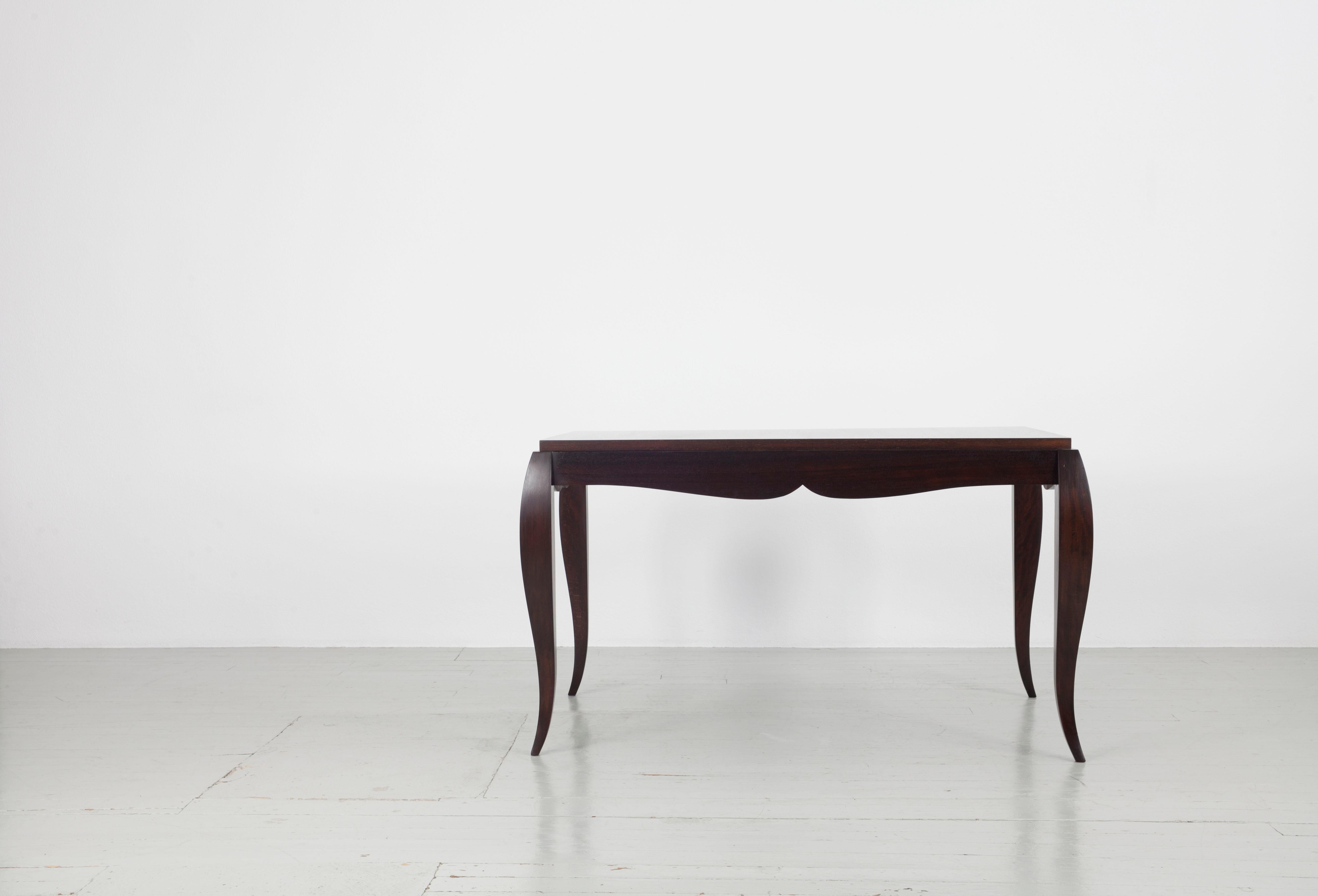arched table legs