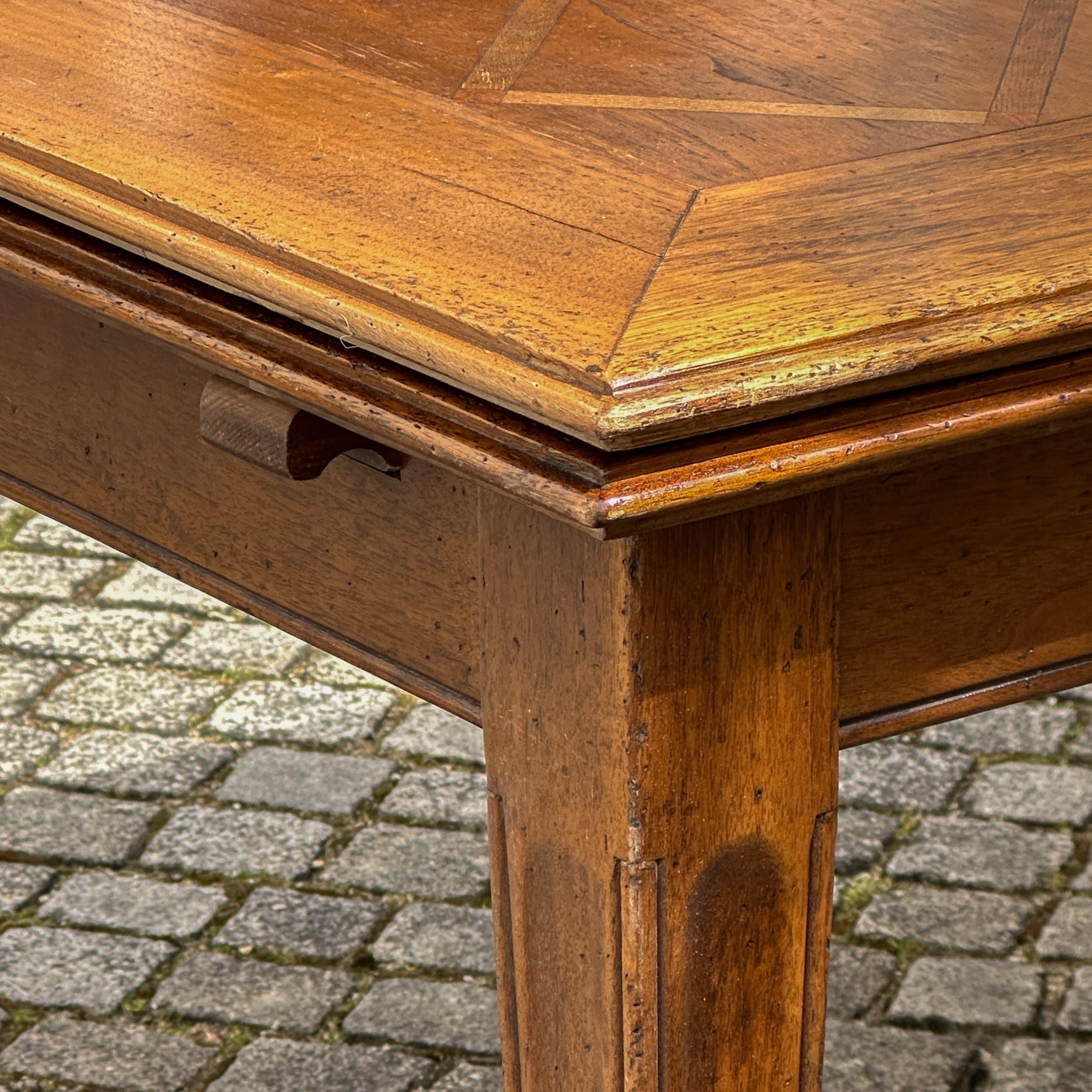 Allemand Table de salle à manger à rallonge avec plateau en parquet, début du 20e siècle en vente
