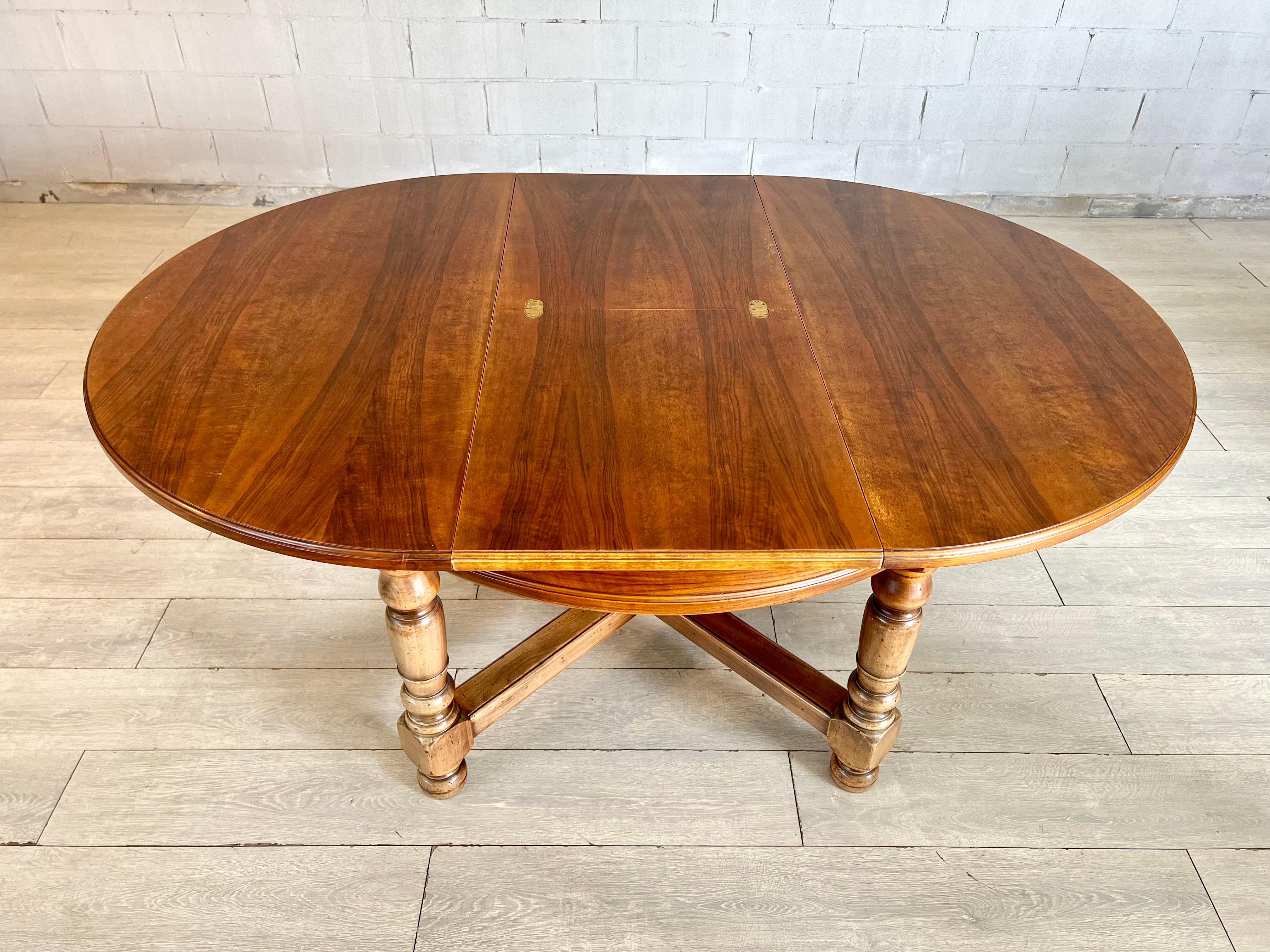 Extendable French Farmhouse Oak Dining Table In Good Condition For Sale In Bridgeport, CT
