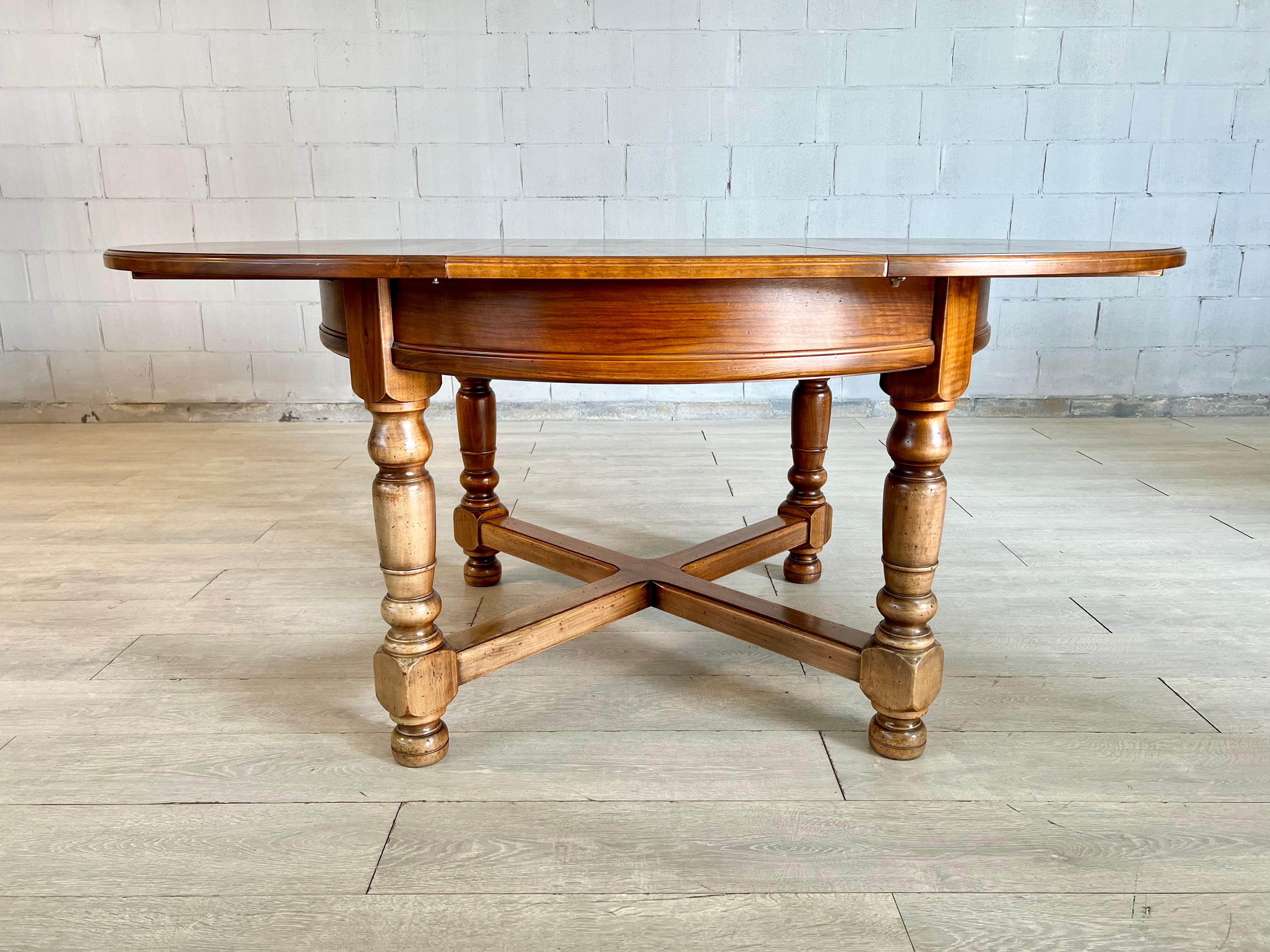 20th Century Extendable French Farmhouse Oak Dining Table For Sale