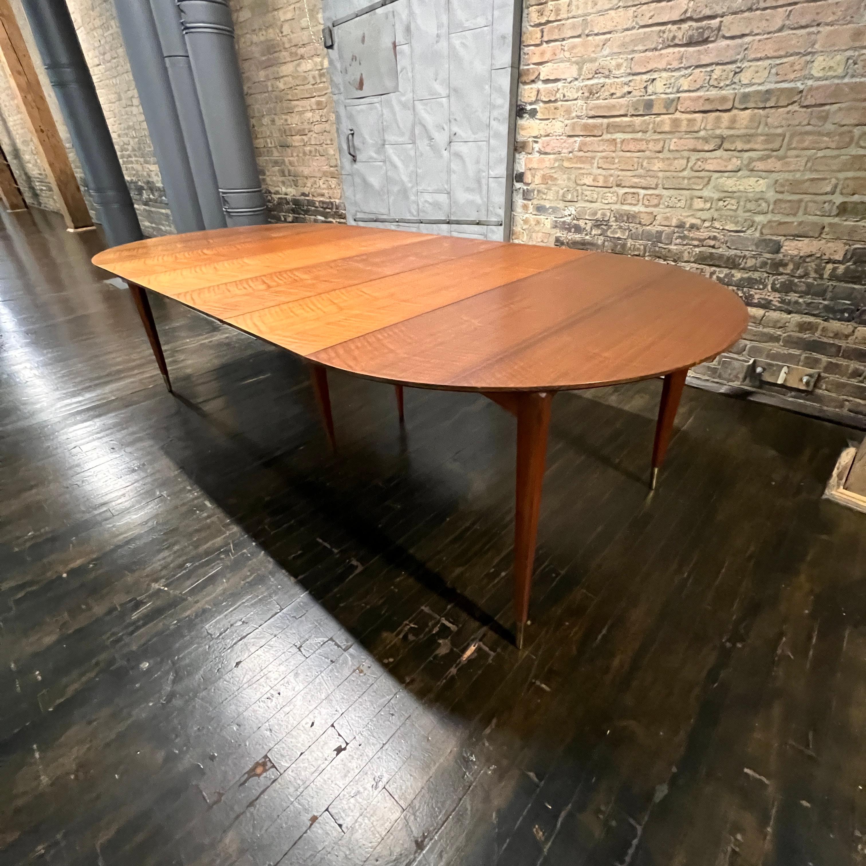 Extendable Gio Ponte Dining Table in Italian Walnut by Singer and Sons  5