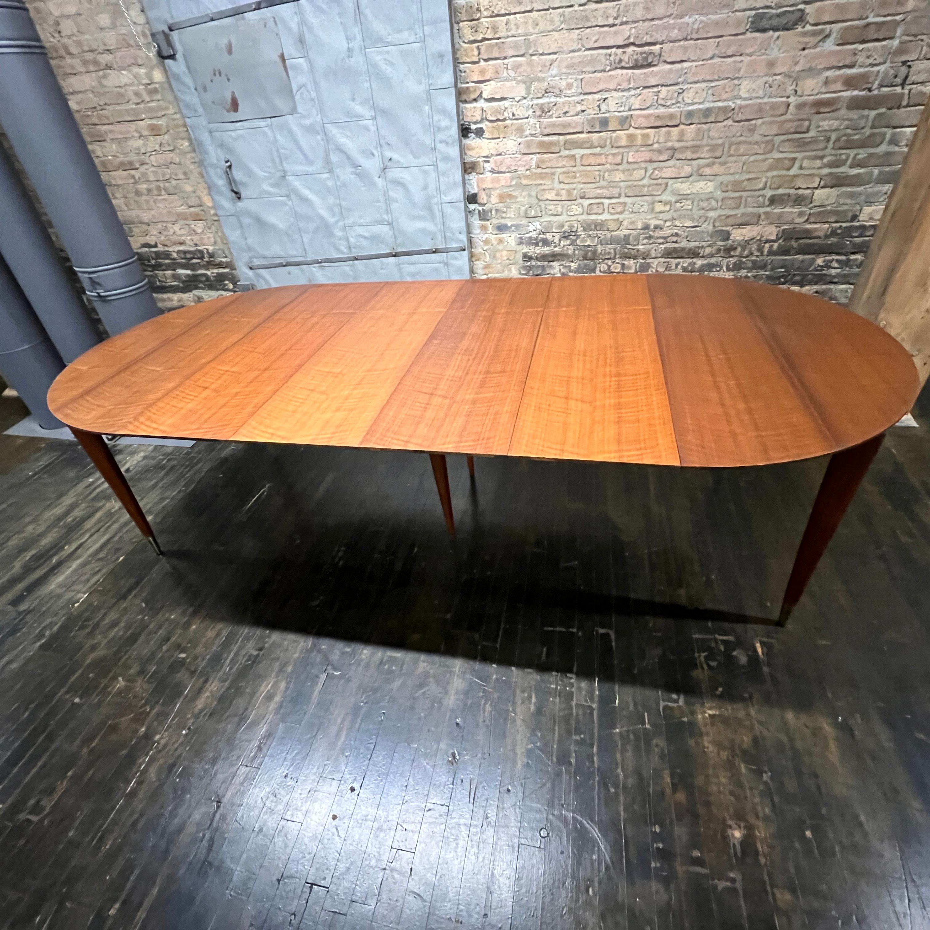 Extendable Gio Ponte Dining Table in Italian Walnut by Singer and Sons  8