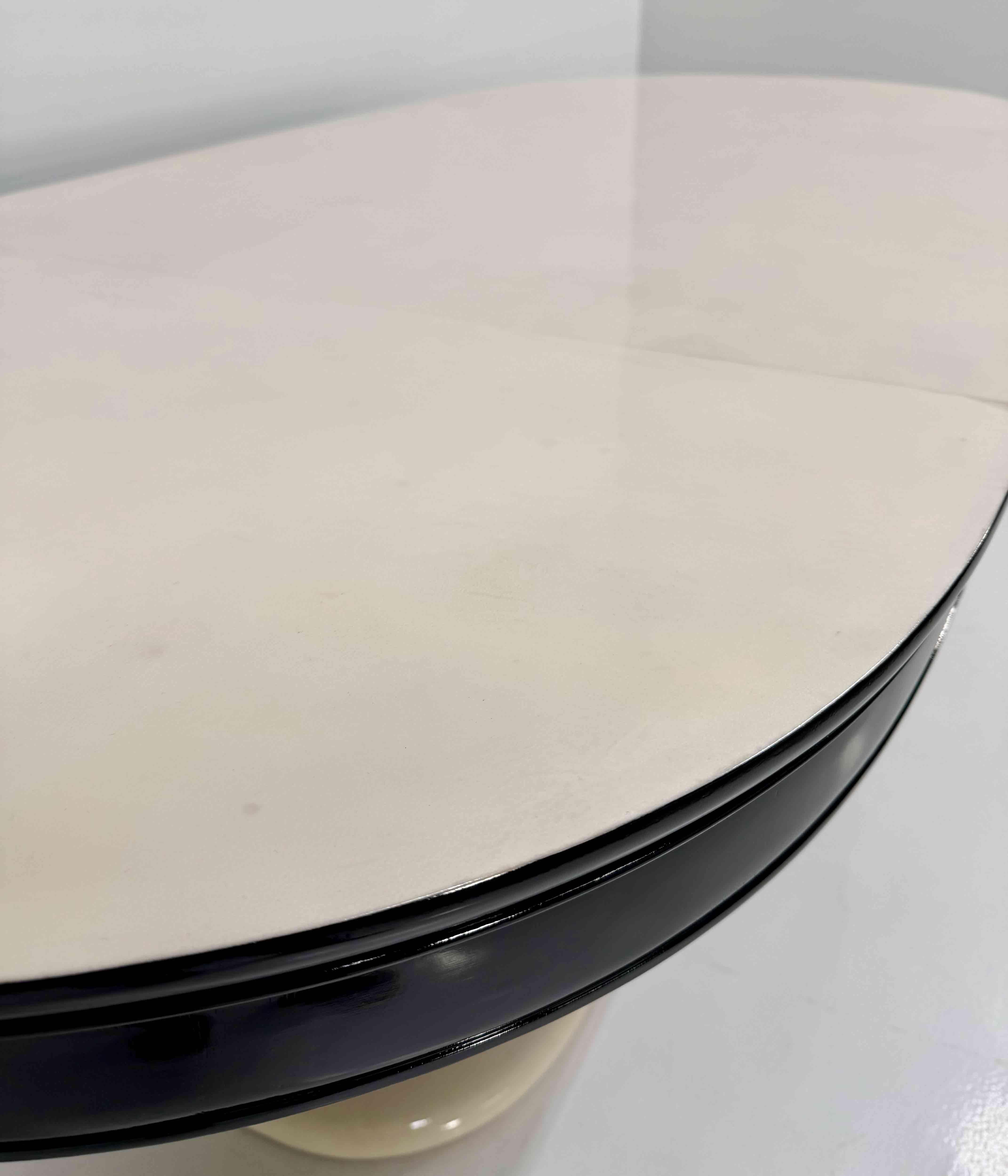 Table de salle à manger extensible Art déco italien att. Vittorio Dassi en parchemin, années 1940 en vente 5