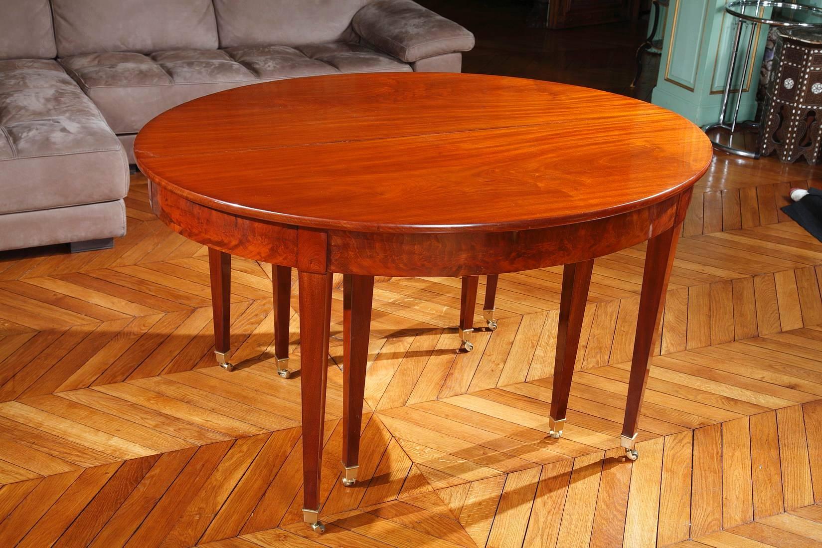 Extendable Mahogany Dining Room Table, Directoire Period In Good Condition In Paris, FR