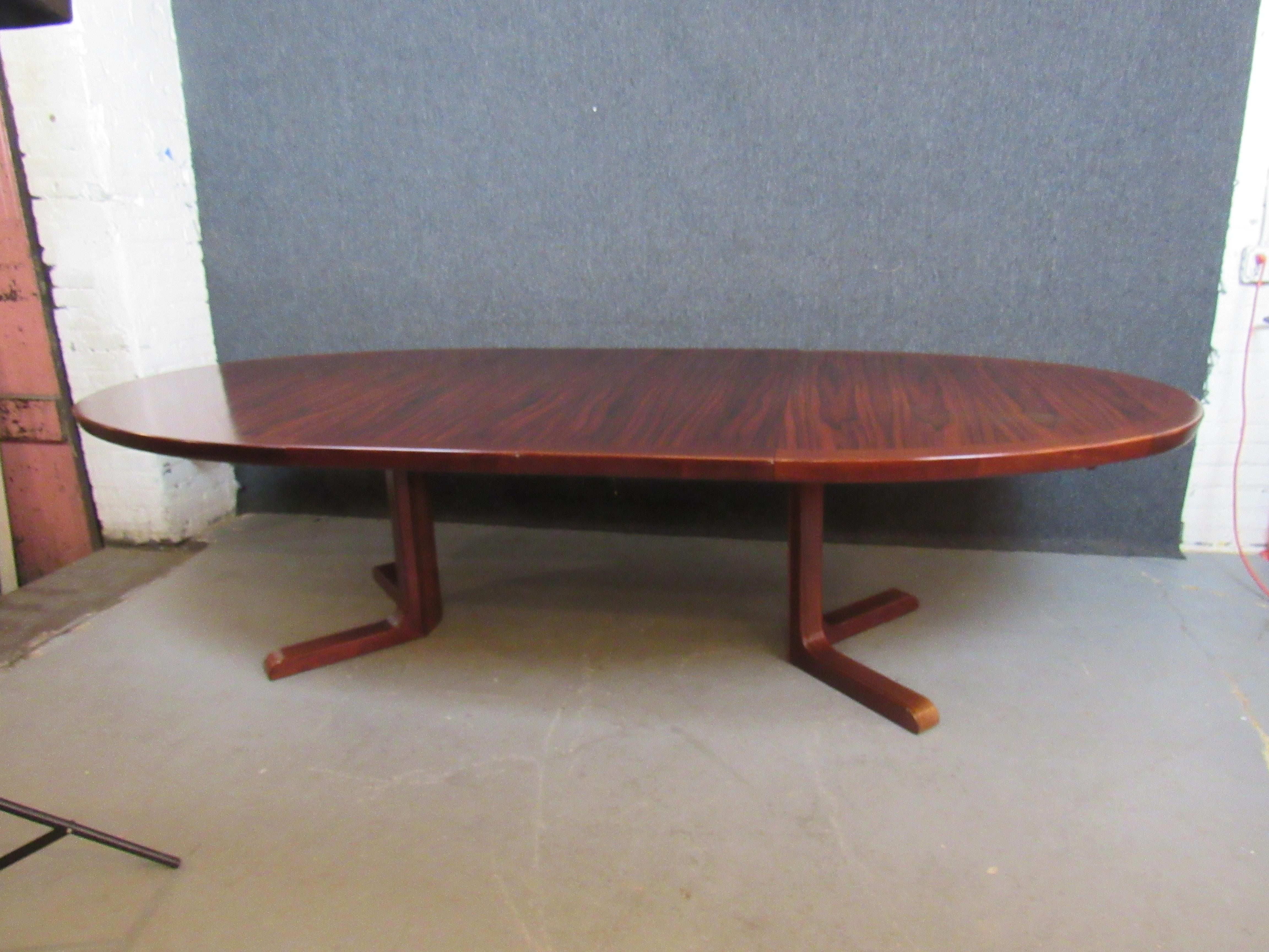 Extendable Mid-Century Danish Rosewood Table by Skovby 2