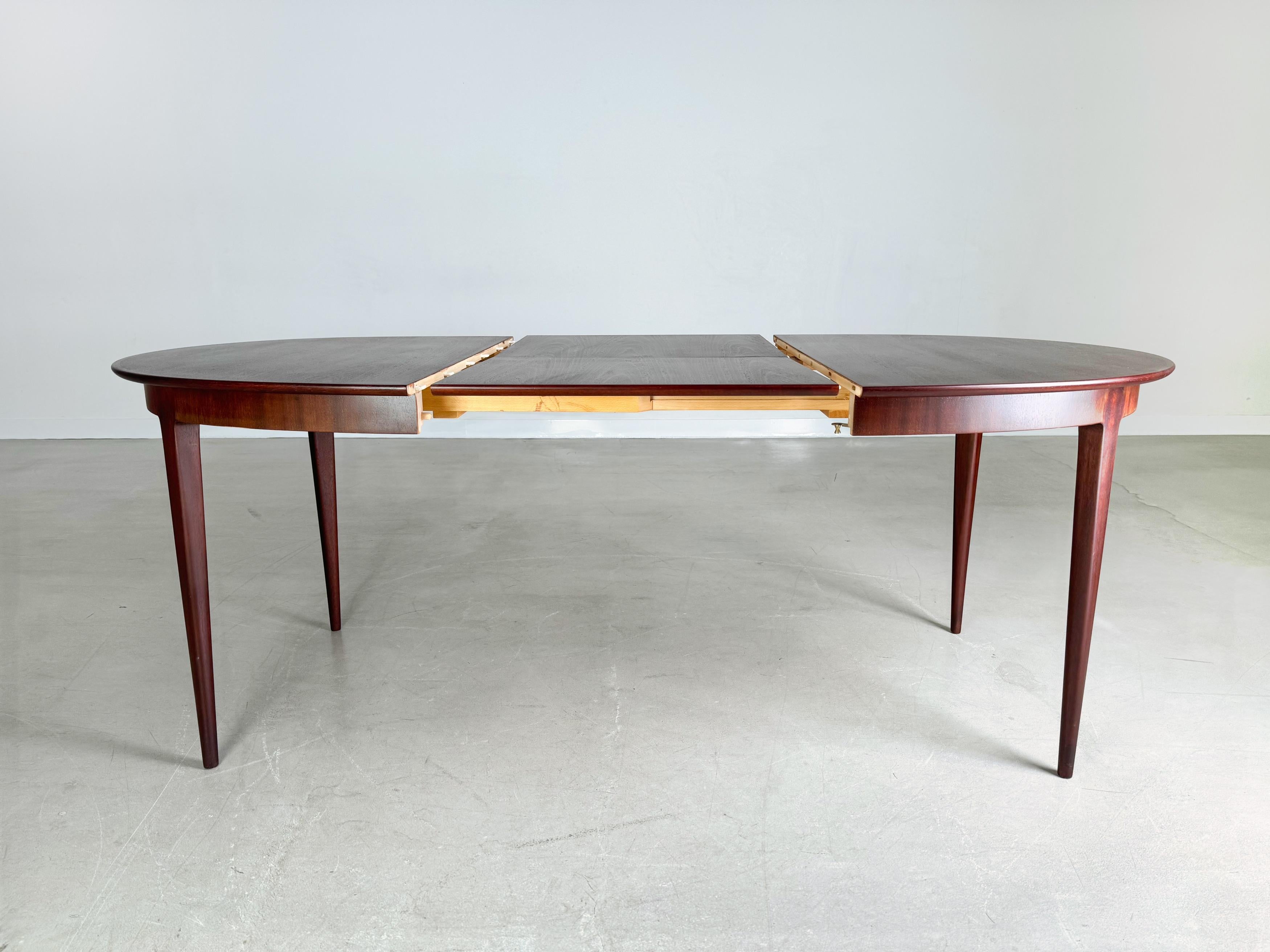 Ausziehbarer Mid-Century-Esstisch aus dunklem Holz, Vintage, 1960er Jahre im Angebot 2