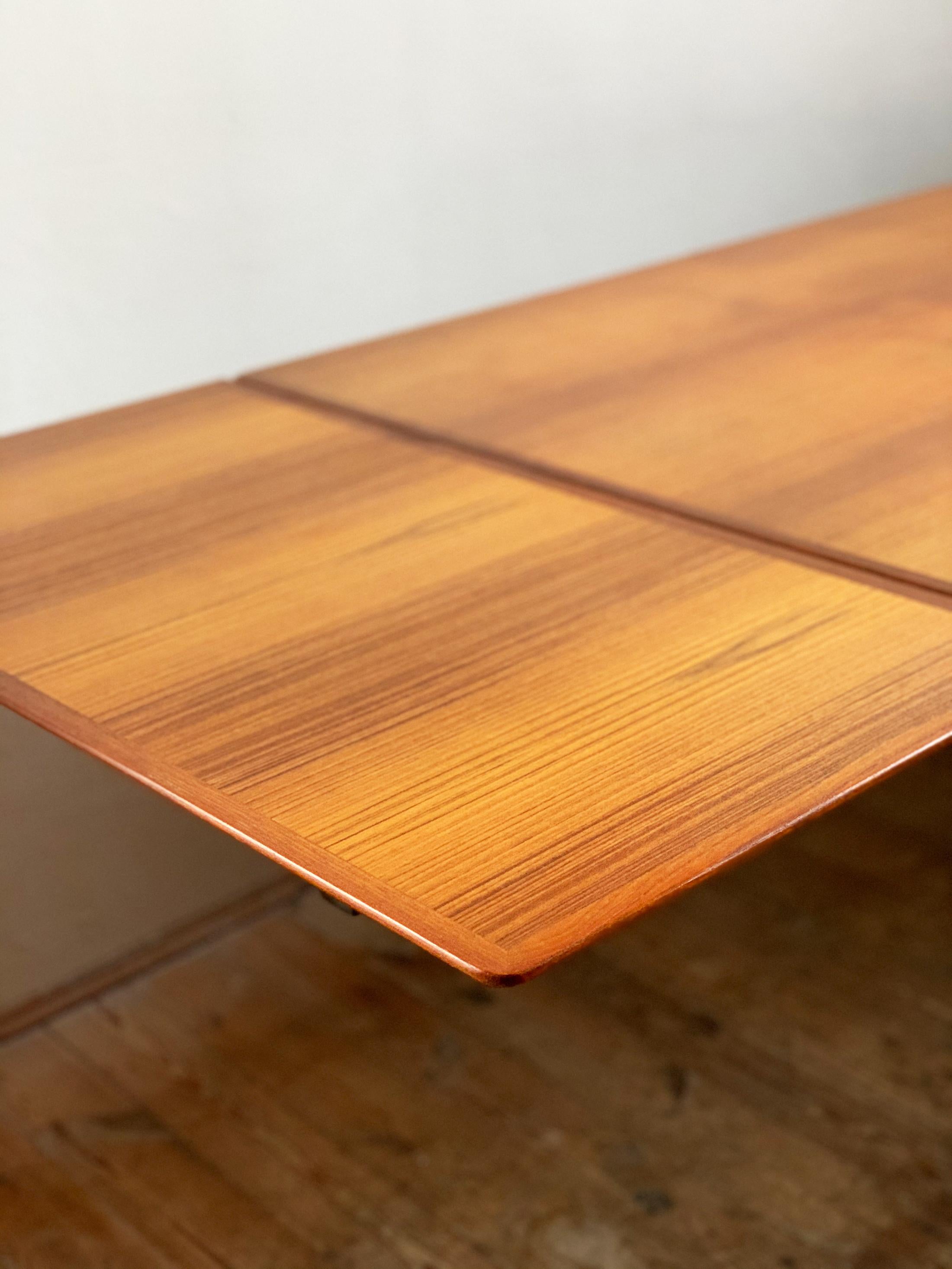 Extendable Midcentury Teak Dining Table by Johannes Andersen for Uldum For Sale 10