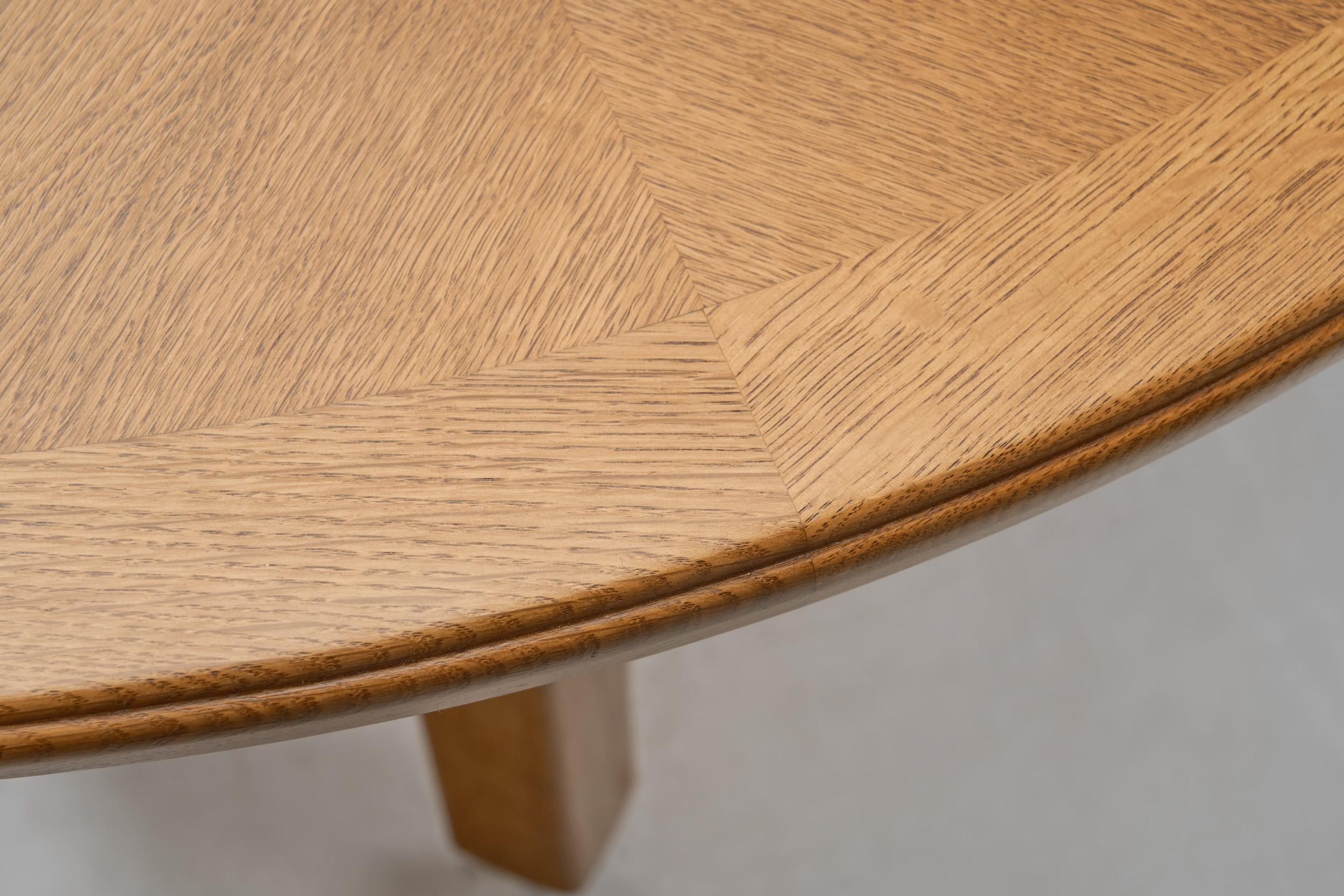 Extendable Oak Dining Table by Guillerme et Chambron, France Late 20th Century For Sale 6