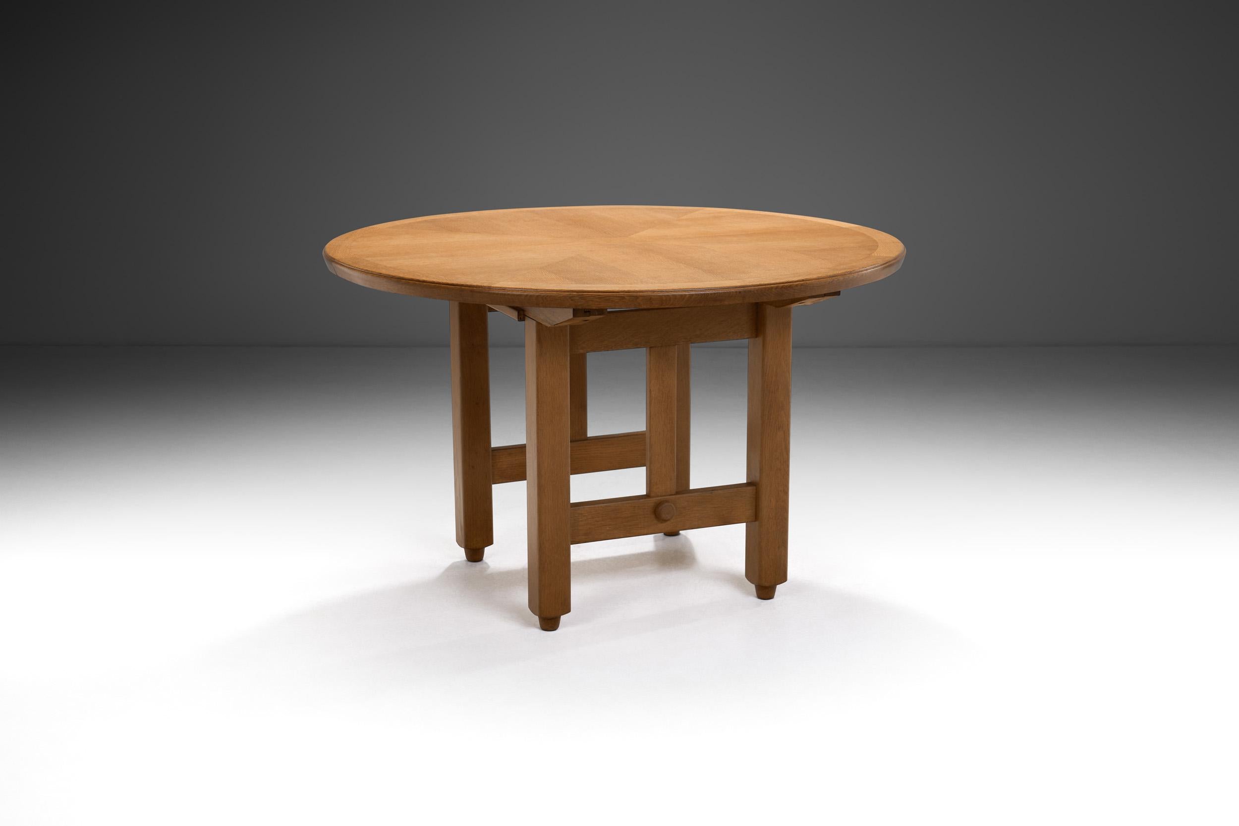 Extendable Oak Dining Table by Guillerme et Chambron, France Late 20th Century In Good Condition For Sale In Utrecht, NL