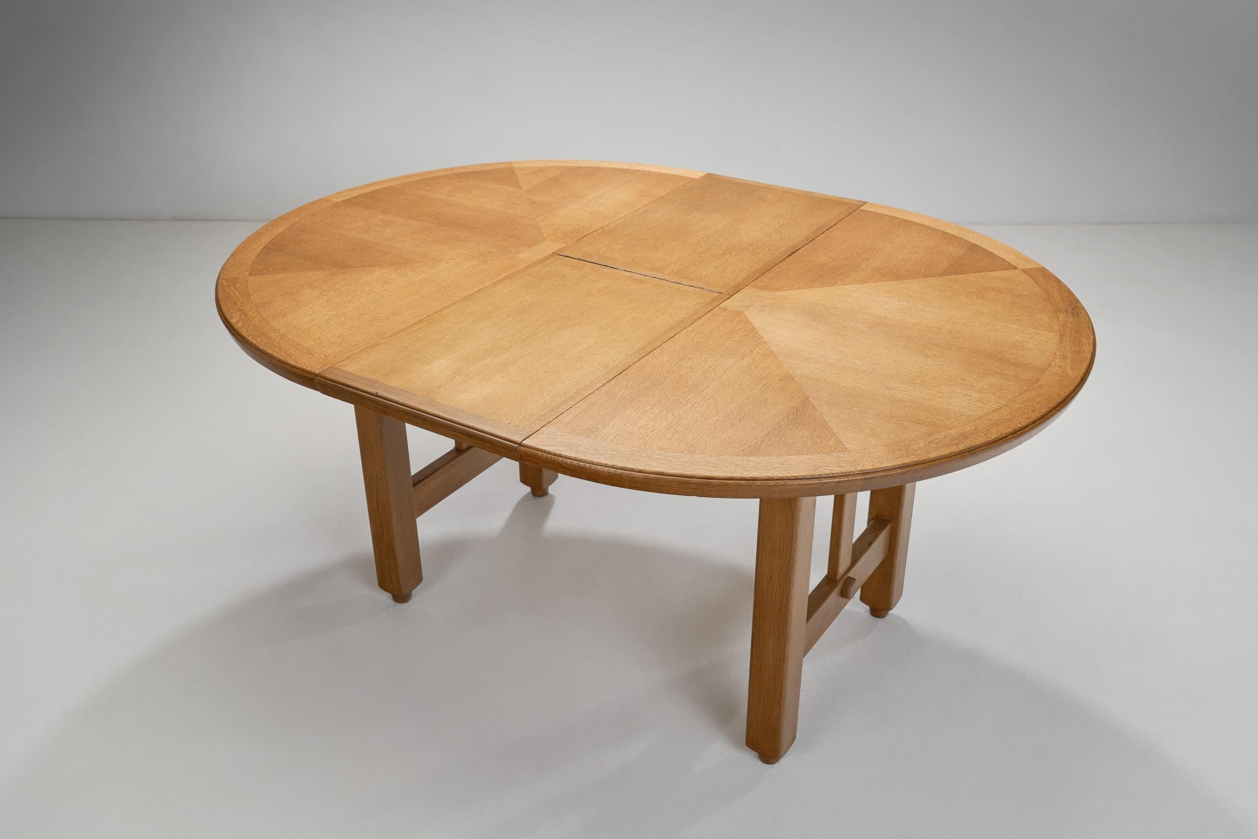 Extendable Oak Dining Table by Guillerme et Chambron, France Late 20th Century For Sale 1