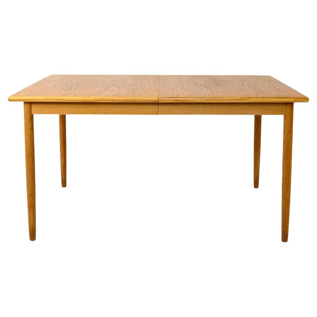 Extendable Oak Table