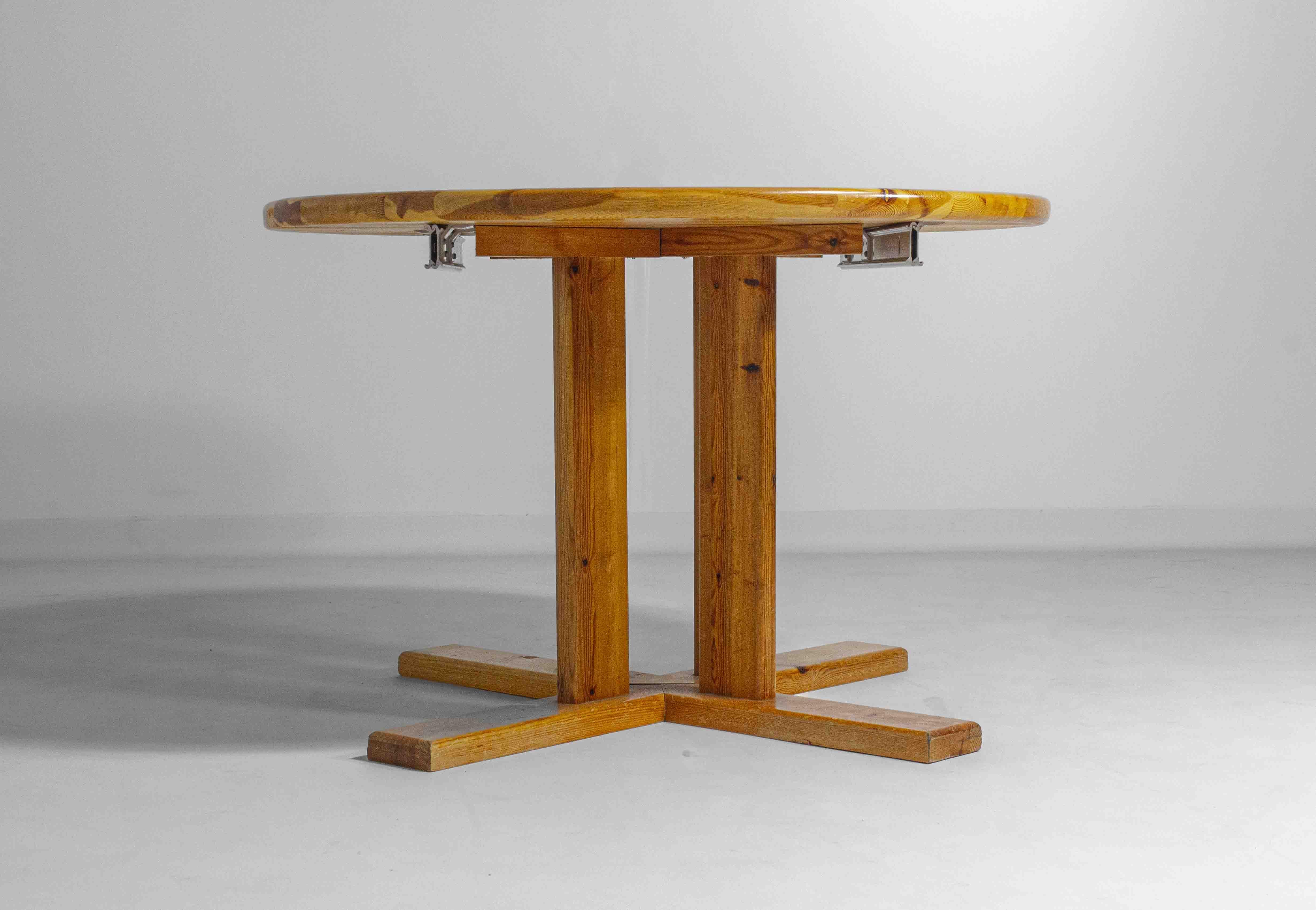Danois Table à manger extensible en pin de Rainer Daumiller, 1970 en vente