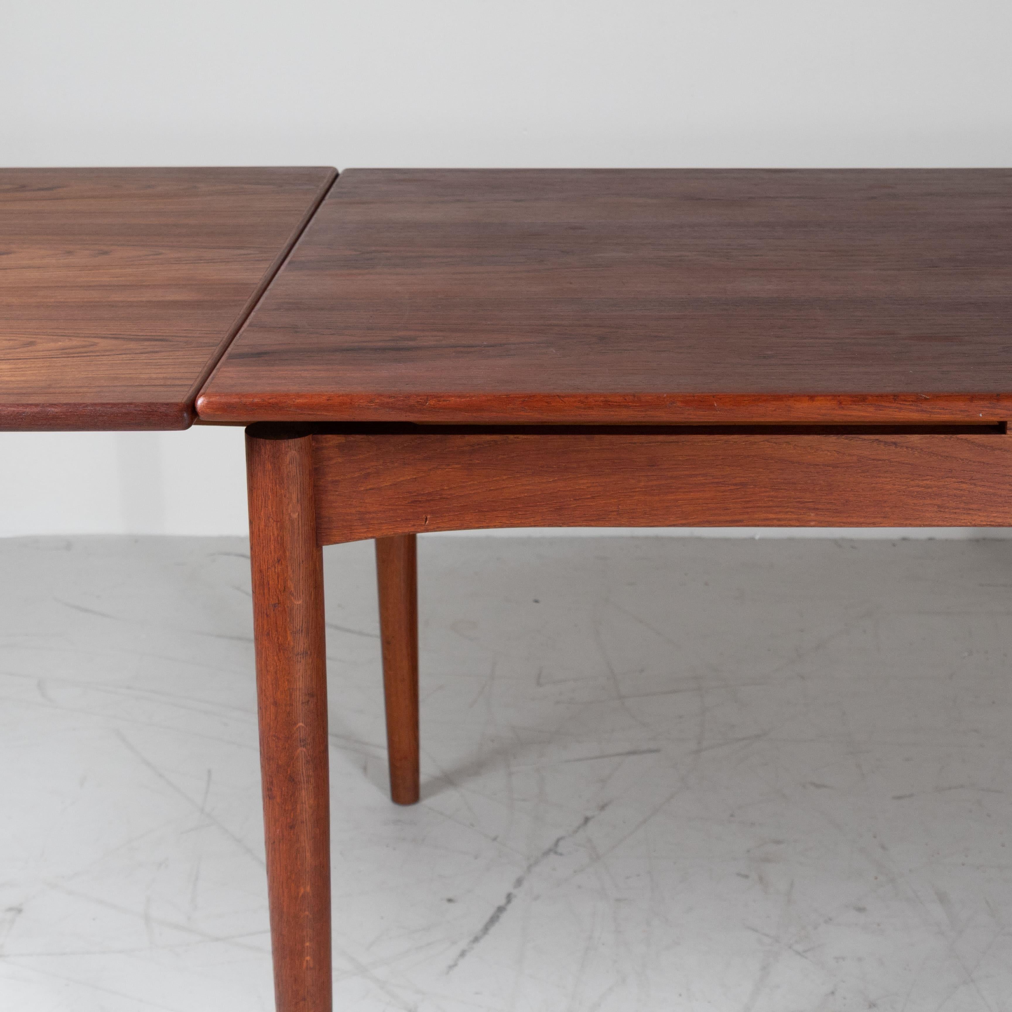 Danish Table rectangulaire en bois à rallonge, Finn JUHL, années 1950 en vente