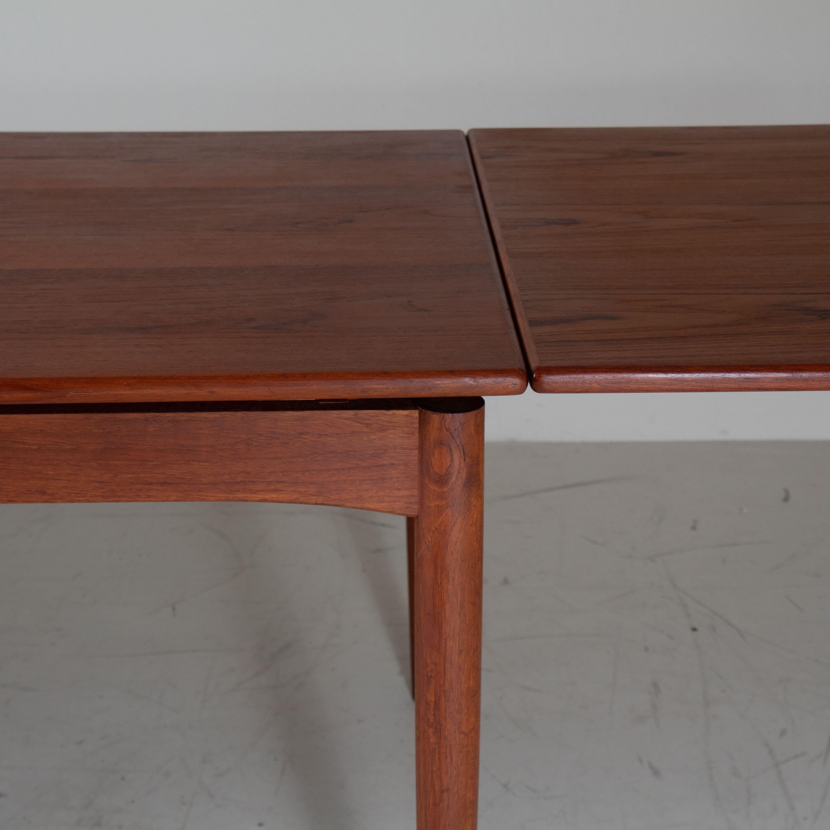 Table rectangulaire en bois à rallonge, Finn JUHL, années 1950 Bon état - En vente à Milano, Lombardia