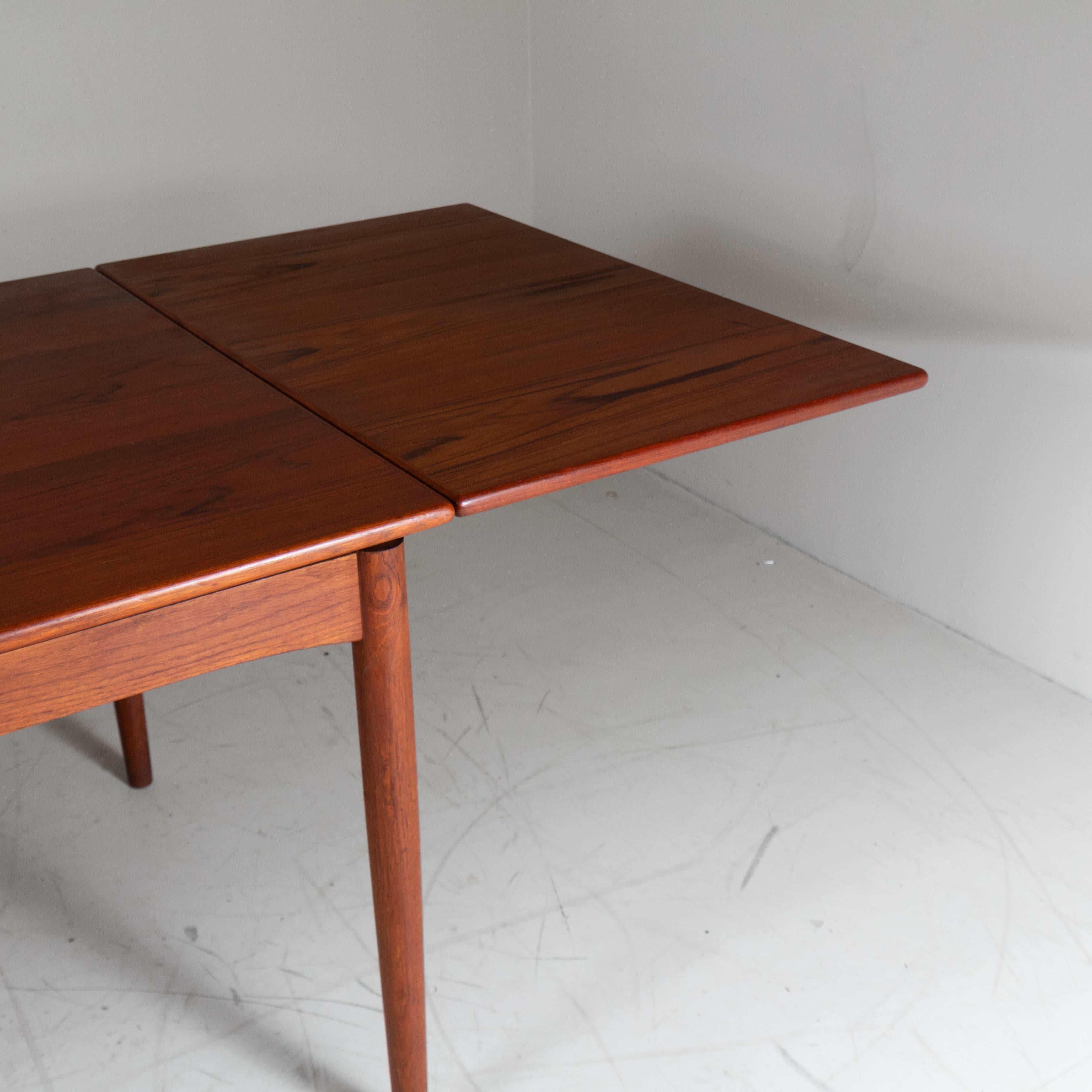 Mid-20th Century Table rectangulaire en bois à rallonge, Finn JUHL, années 1950 en vente