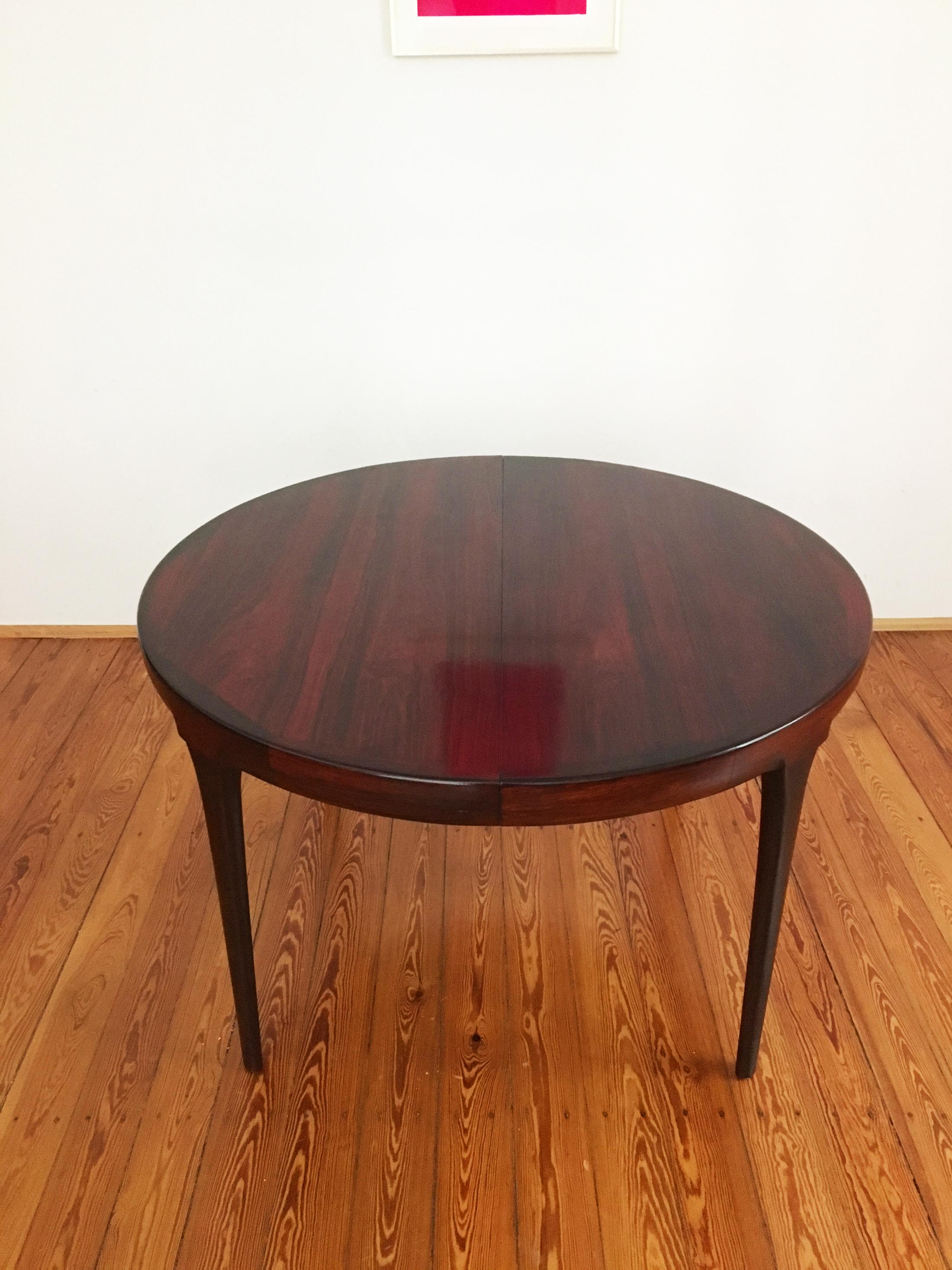 Extendable Rosewood Dining Table by Ib Kofod-Larsen For Sale 8