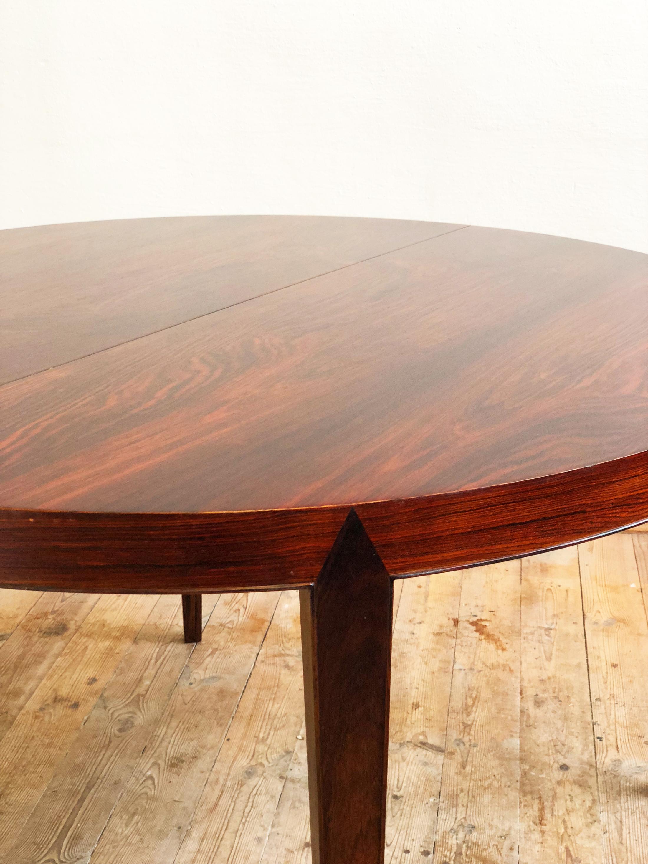 Extendable Rosewood Dining Table by Severin Hansen for Haslev Møbelsnedkeri For Sale 2