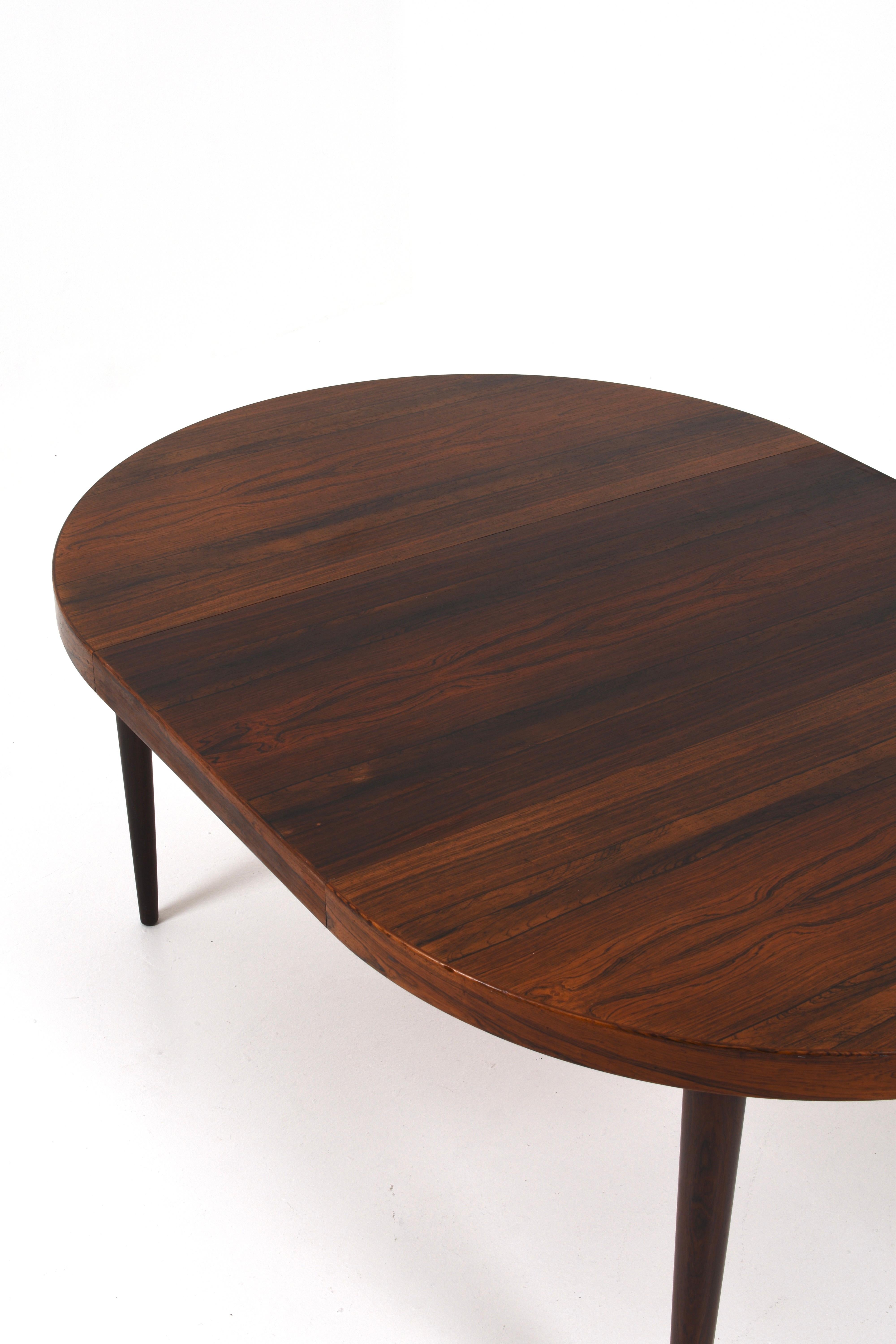 Bois de rose Table de salle à manger ronde extensible par Kai Kristiansen, Danemark, années 1960 en vente