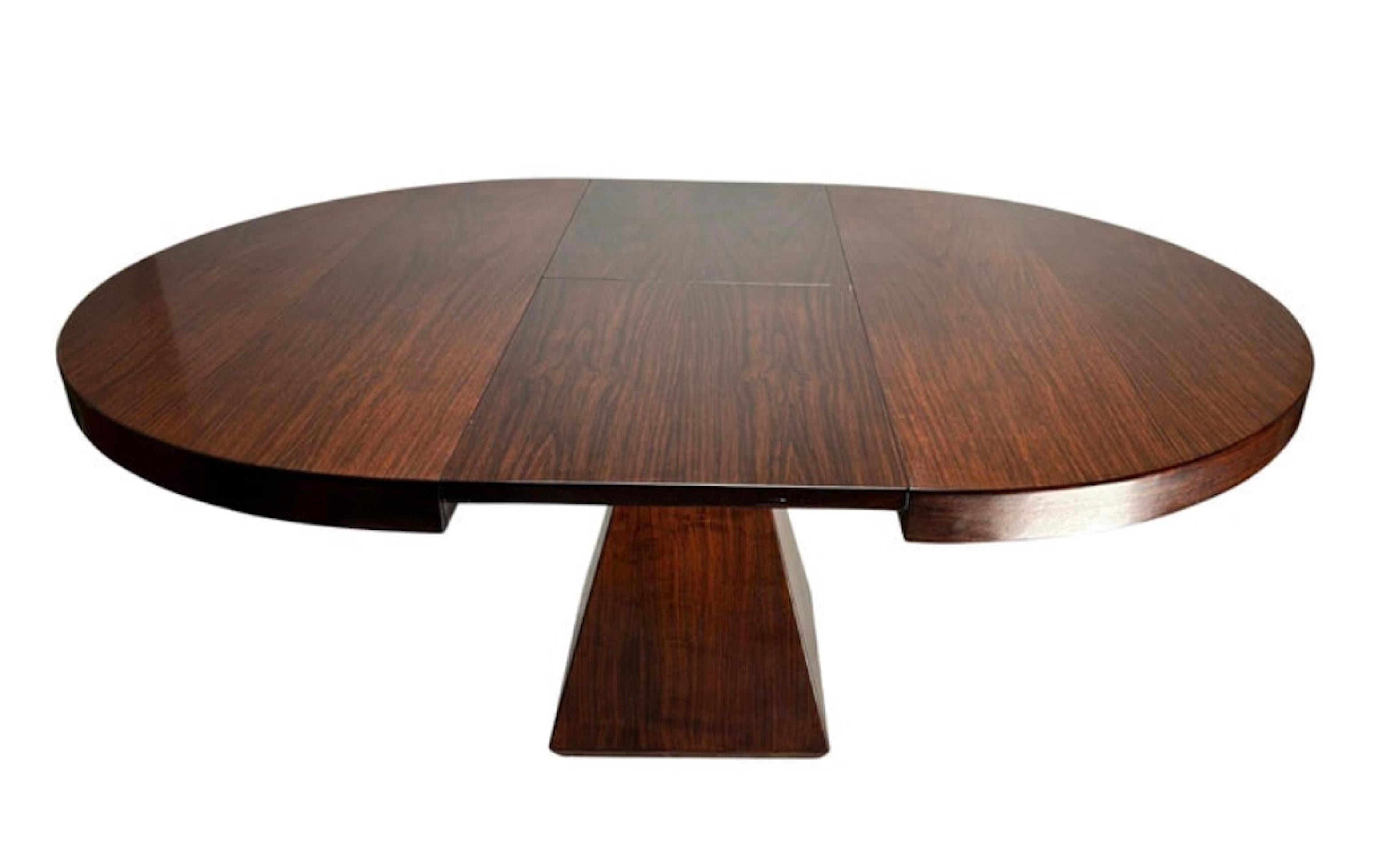 italien Table de salle à manger ronde extensible 'Chelsea'  par Vittorio Introini, Italie en vente