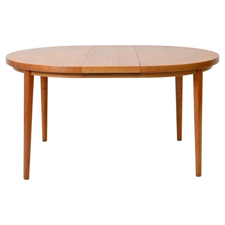 Extendable Round Dining Table For Sale at 1stDibs