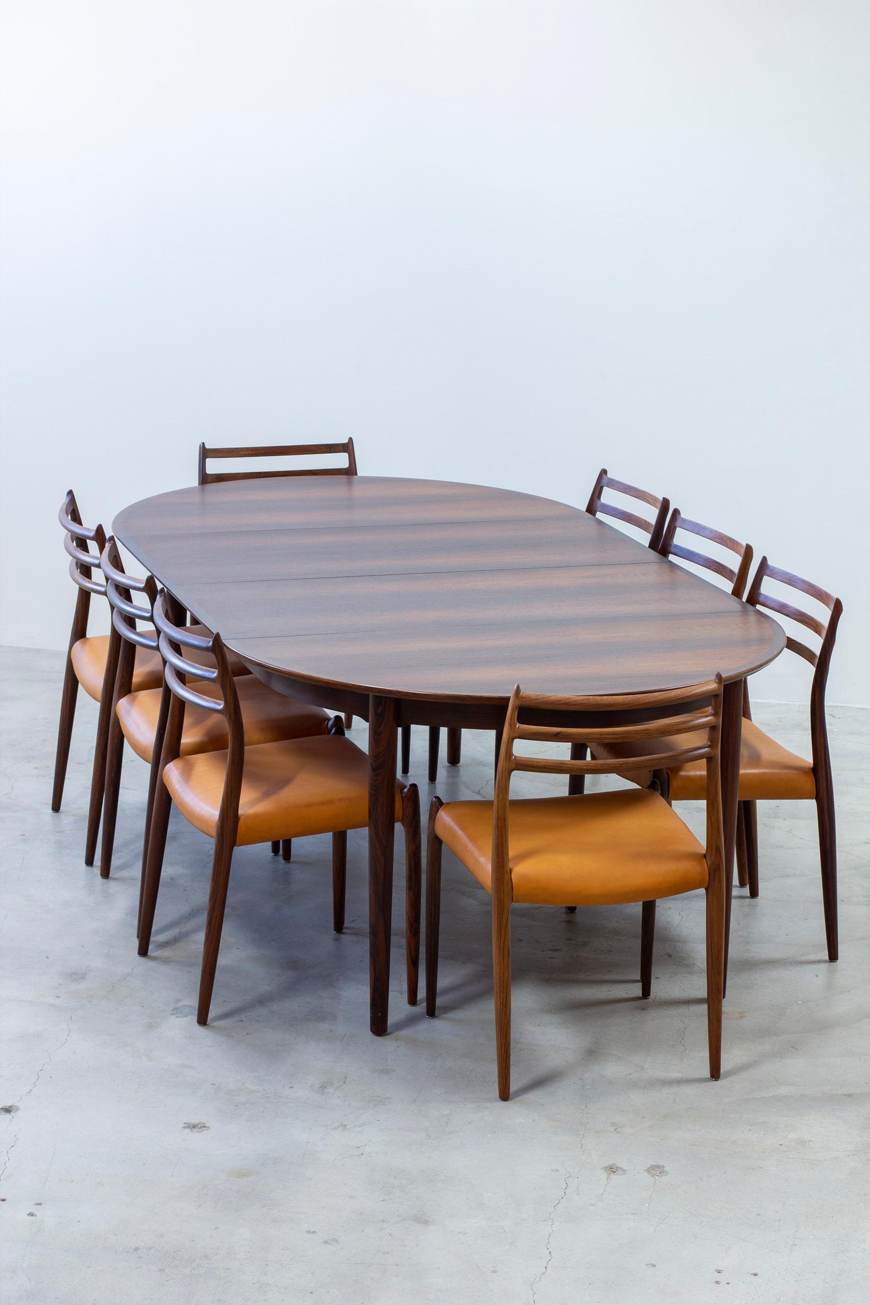 Extendable Round Dining Table in Rosewood by Arne Vodder, Denmark, 1960s In Good Condition In Hägersten, SE