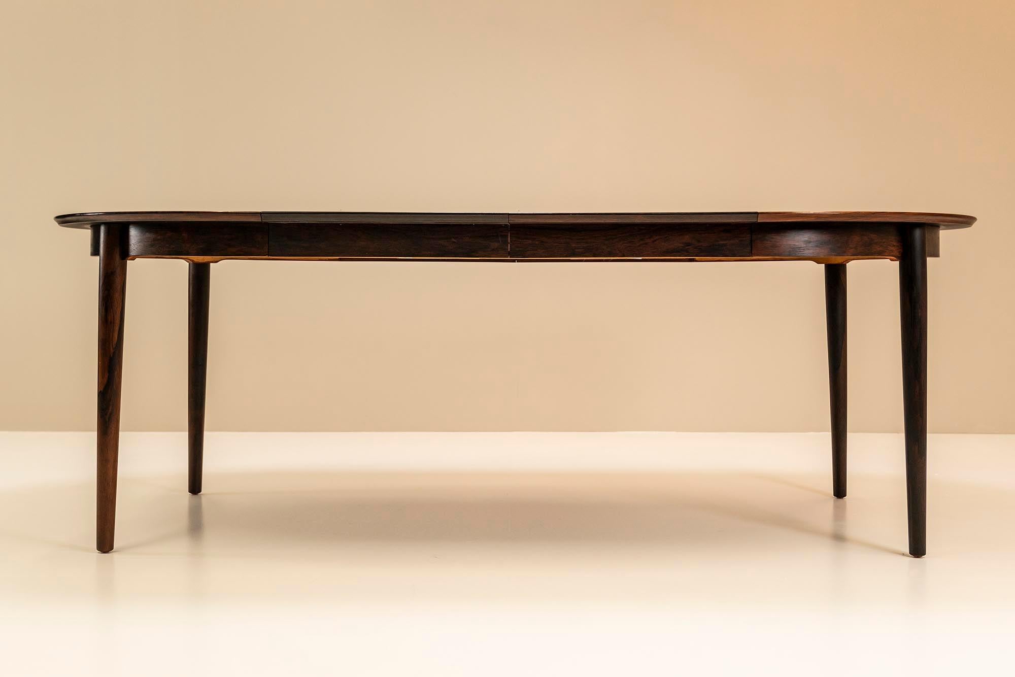 Scandinavian Modern Extendable Round Dining Table in Rosewood by Arne Vodder, Denmark, 1950s