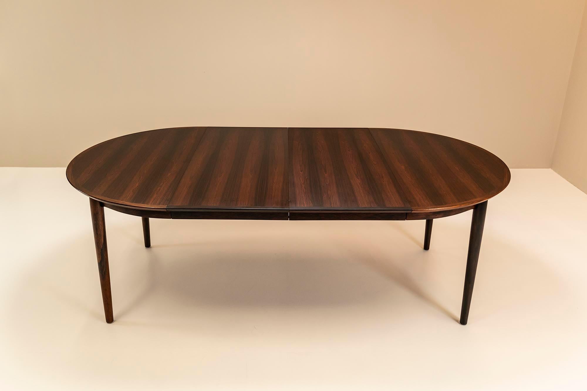 Extendable Round Dining Table in Rosewood by Arne Vodder, Denmark, 1950s In Good Condition In Hellouw, NL