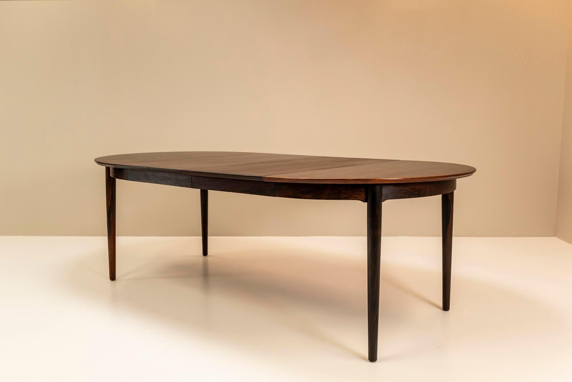 Mid-20th Century Extendable Round Dining Table in Rosewood by Arne Vodder, Denmark, 1950s