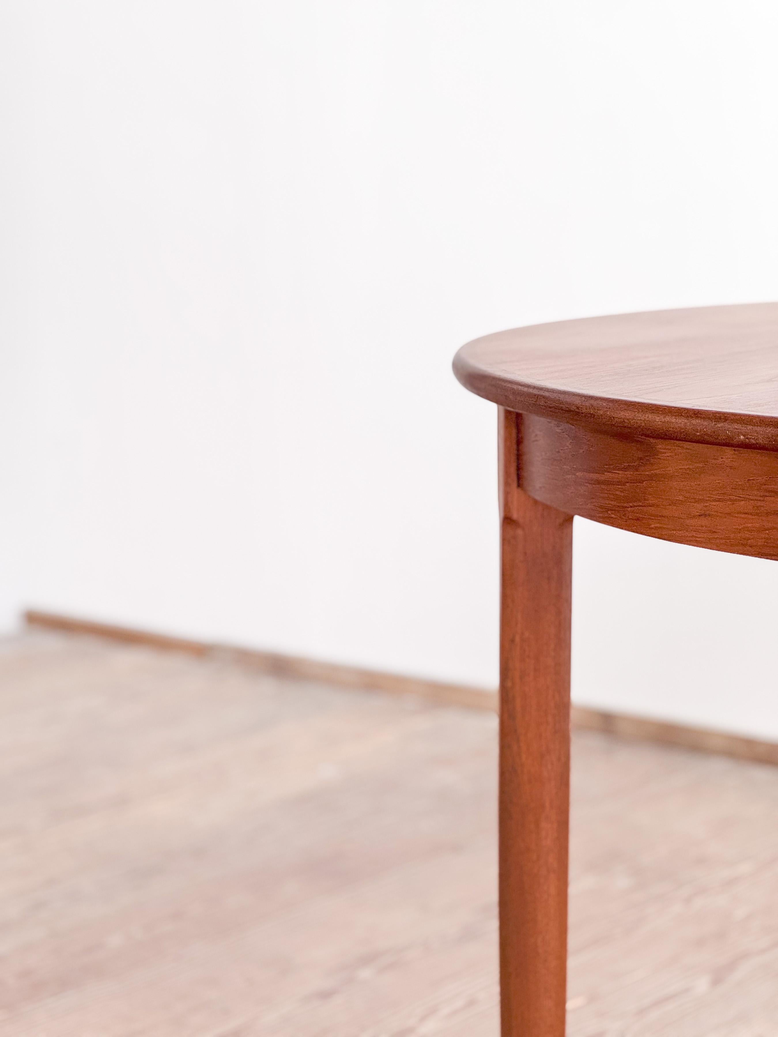 Table de salle à manger ronde extensible en teck, design danois, années 1950 en vente 2