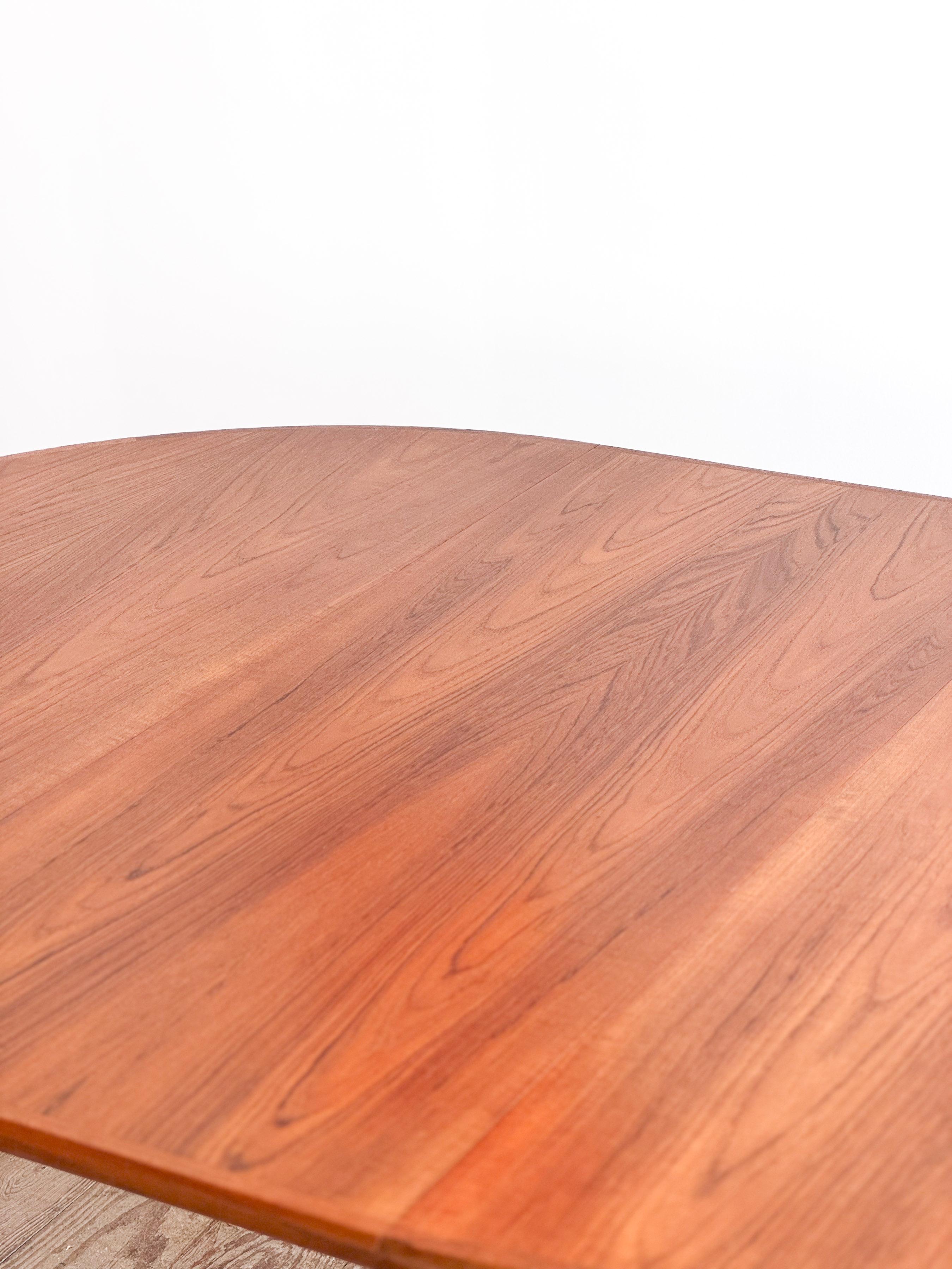 Table de salle à manger ronde extensible en teck, design danois, années 1950 en vente 3