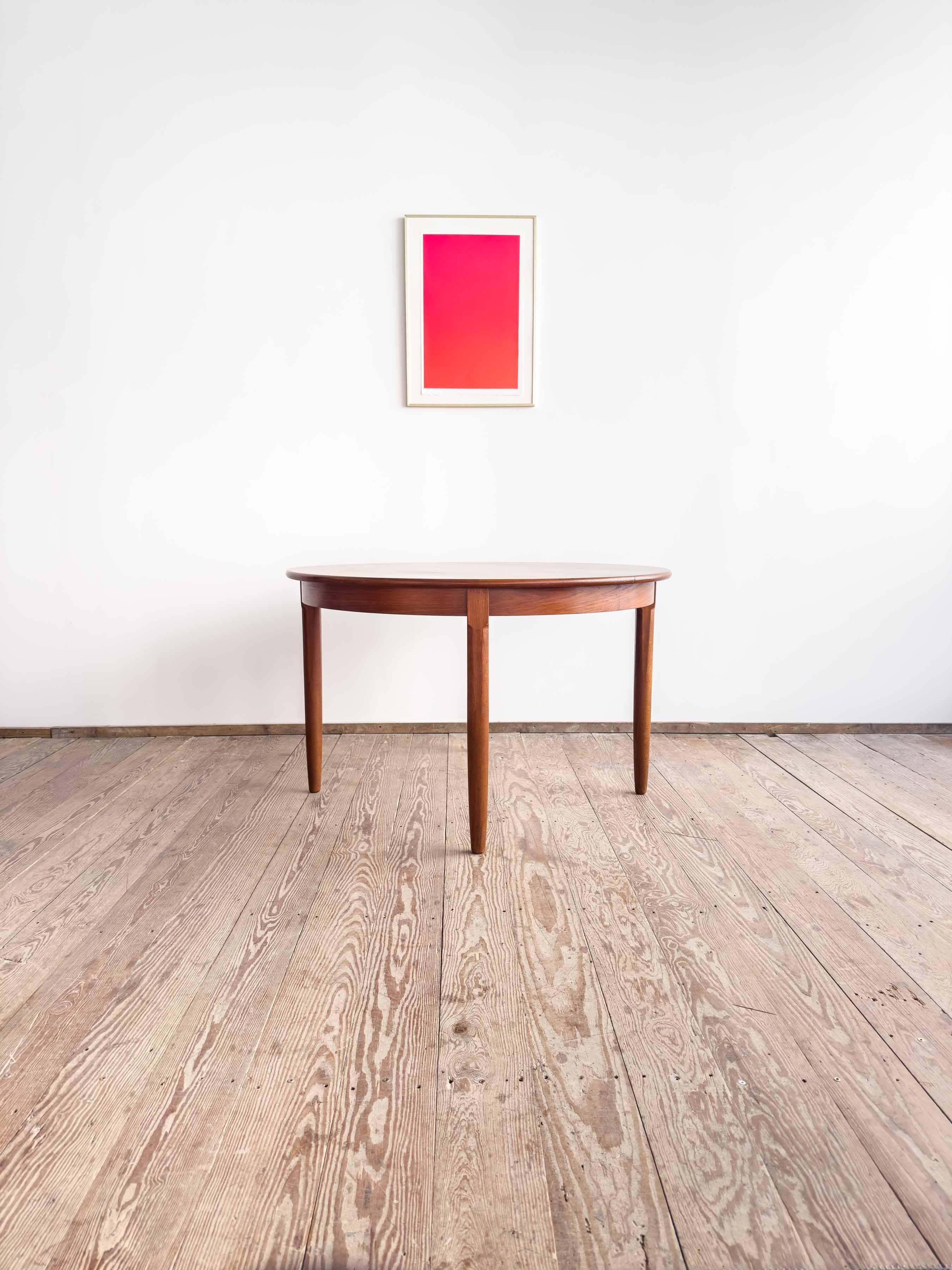 Mid-Century Modern Table de salle à manger ronde extensible en teck, design danois, années 1950 en vente