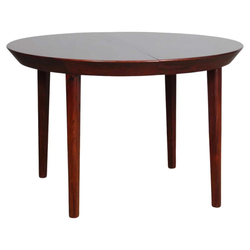 Extendable round table by Ole Hald for Gudme Møbelfabrik, 1960s in vendita