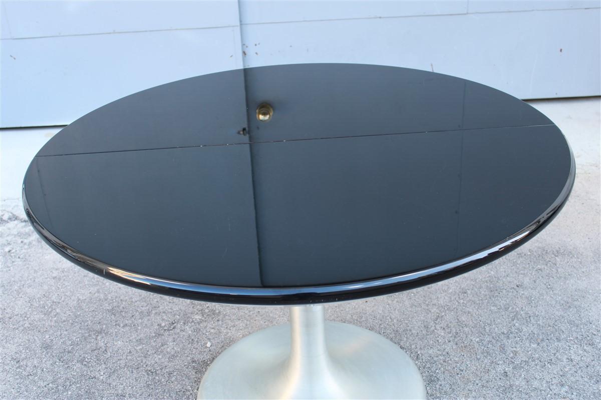 Extendable Round Table in Black Lacquer Satin Metal 1970  Moscatelli  Formanova In Good Condition For Sale In Palermo, Sicily