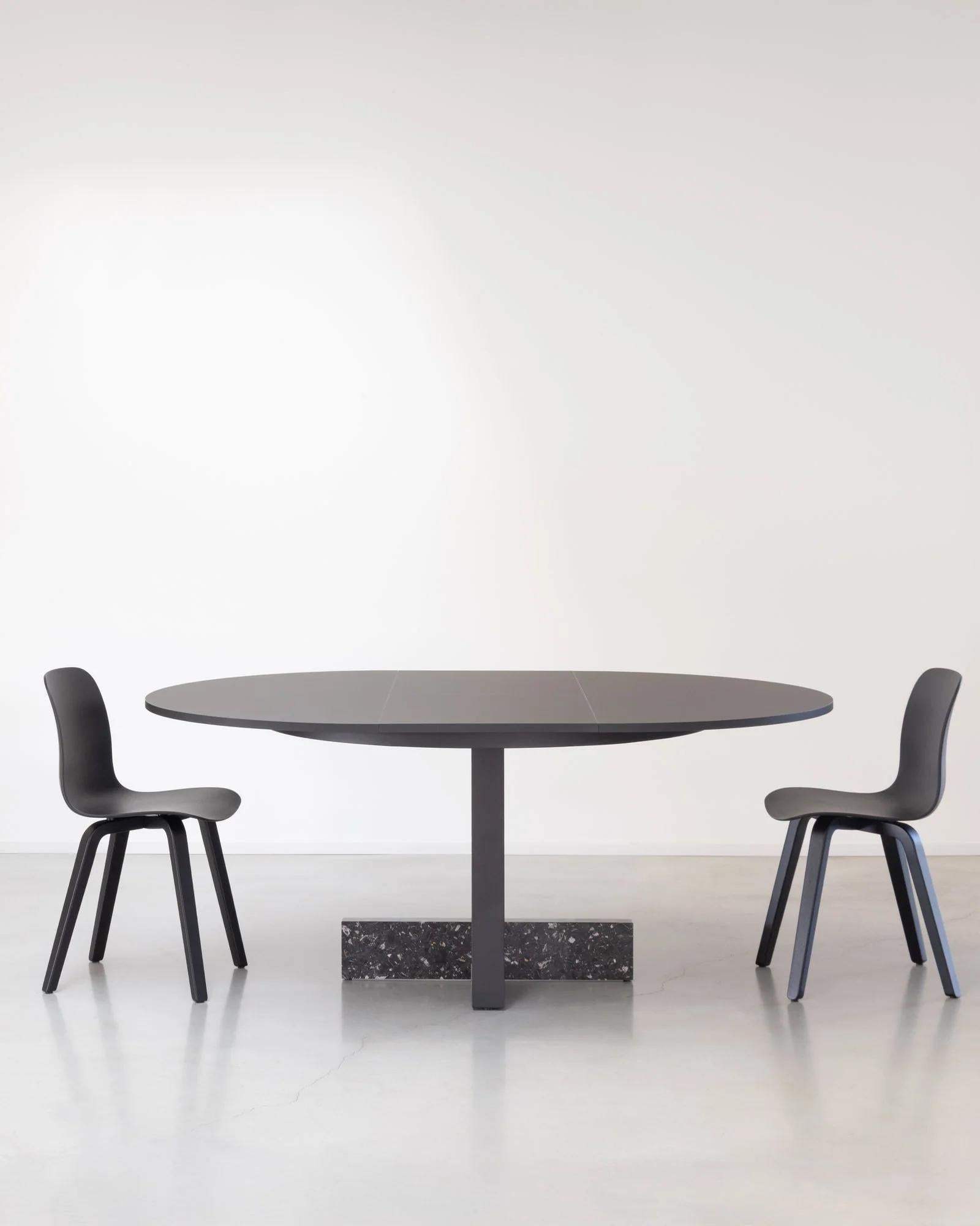 XXIe siècle et contemporain Table ronde à rallonge Magis Pied-à-terre design Brogliato Traverso - Noir en vente