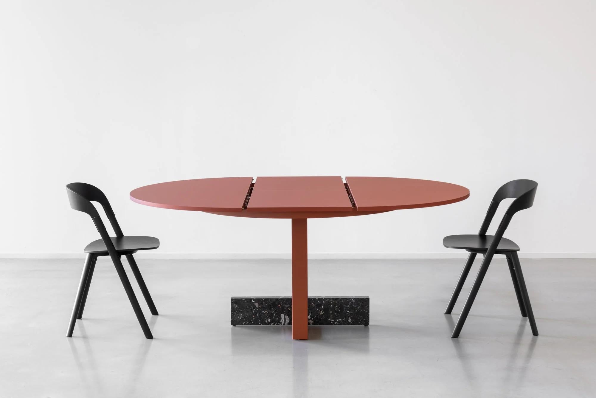 XXIe siècle et contemporain Table ronde à rallonge Magis Pied-à-terre design Brogliato Traverso - Rouge brique en vente