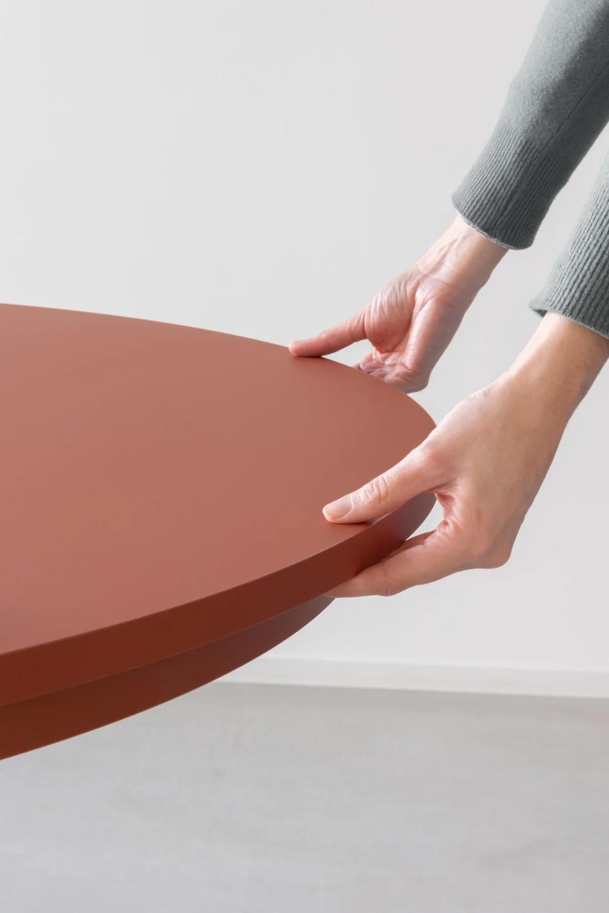 Acier Table ronde à rallonge Magis Pied-à-terre design Brogliato Traverso - Rouge brique en vente