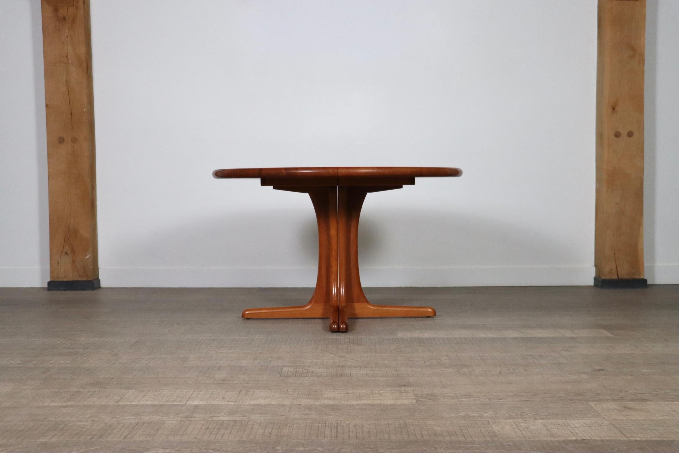 Extendable Round To Oval Dining Table In Teak, Denmark 1960s 1
