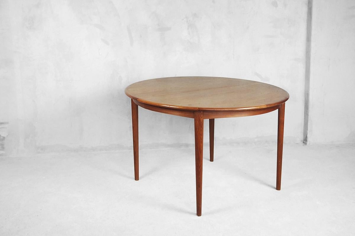 Tavolo da pranzo rotondo allungabile in teak scandinavo vintage, anni '60 in vendita 6