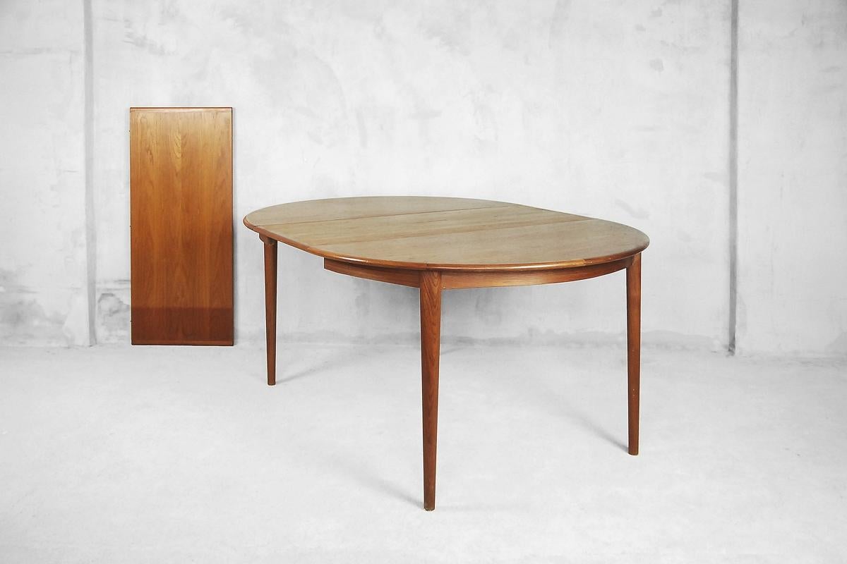Tavolo da pranzo rotondo allungabile in teak scandinavo vintage, anni '60 in vendita 2