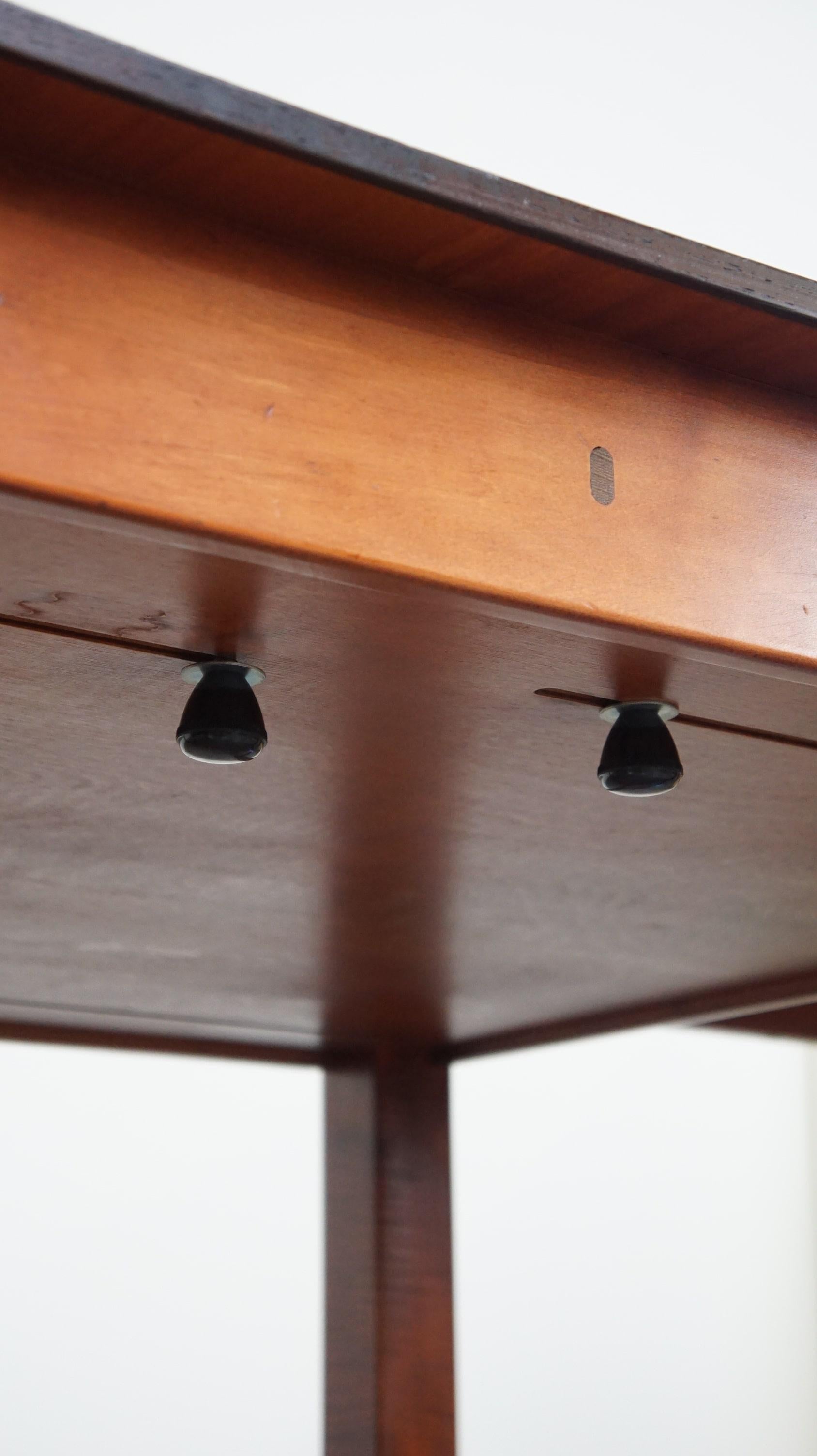 Table à manger extensible Schuitema pour 4 à 6 personnes de la collection Shaker en vente 3