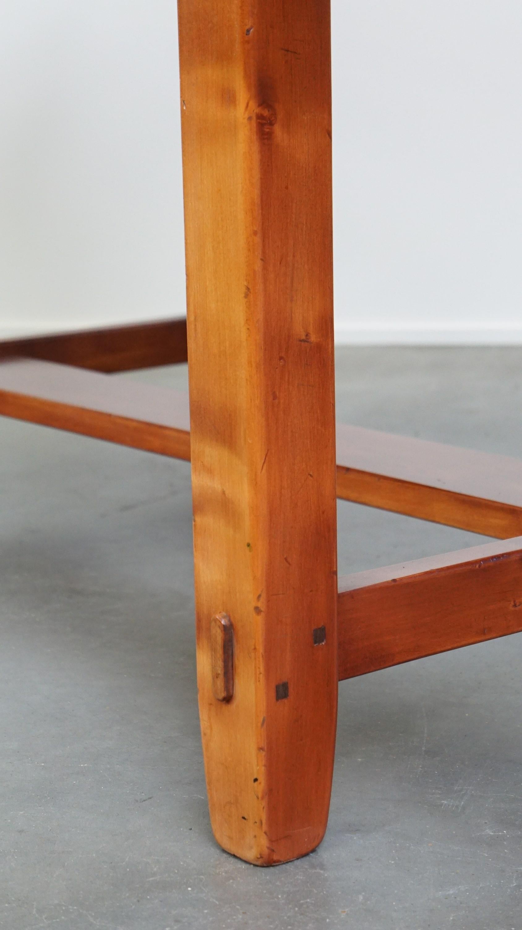 Table à manger extensible Schuitema pour 4 à 6 personnes de la collection Shaker en vente 7