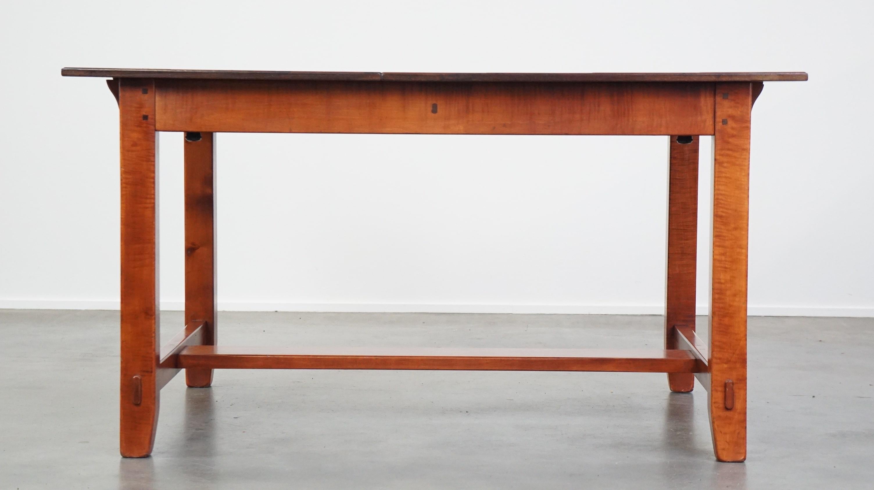 Fait main Table à manger extensible Schuitema pour 4 à 6 personnes de la collection Shaker en vente