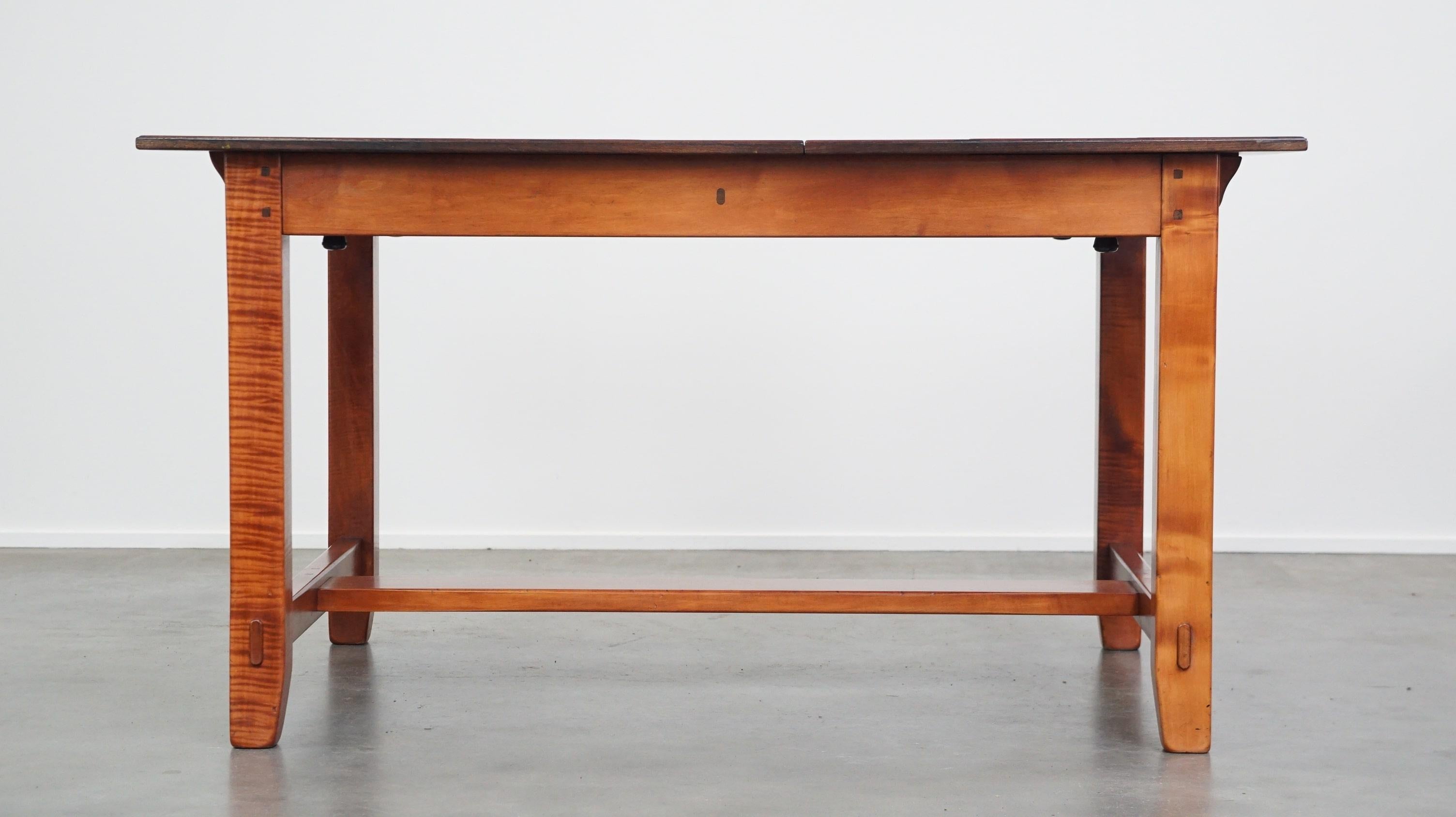 XXIe siècle et contemporain Table à manger extensible Schuitema pour 4 à 6 personnes de la collection Shaker en vente